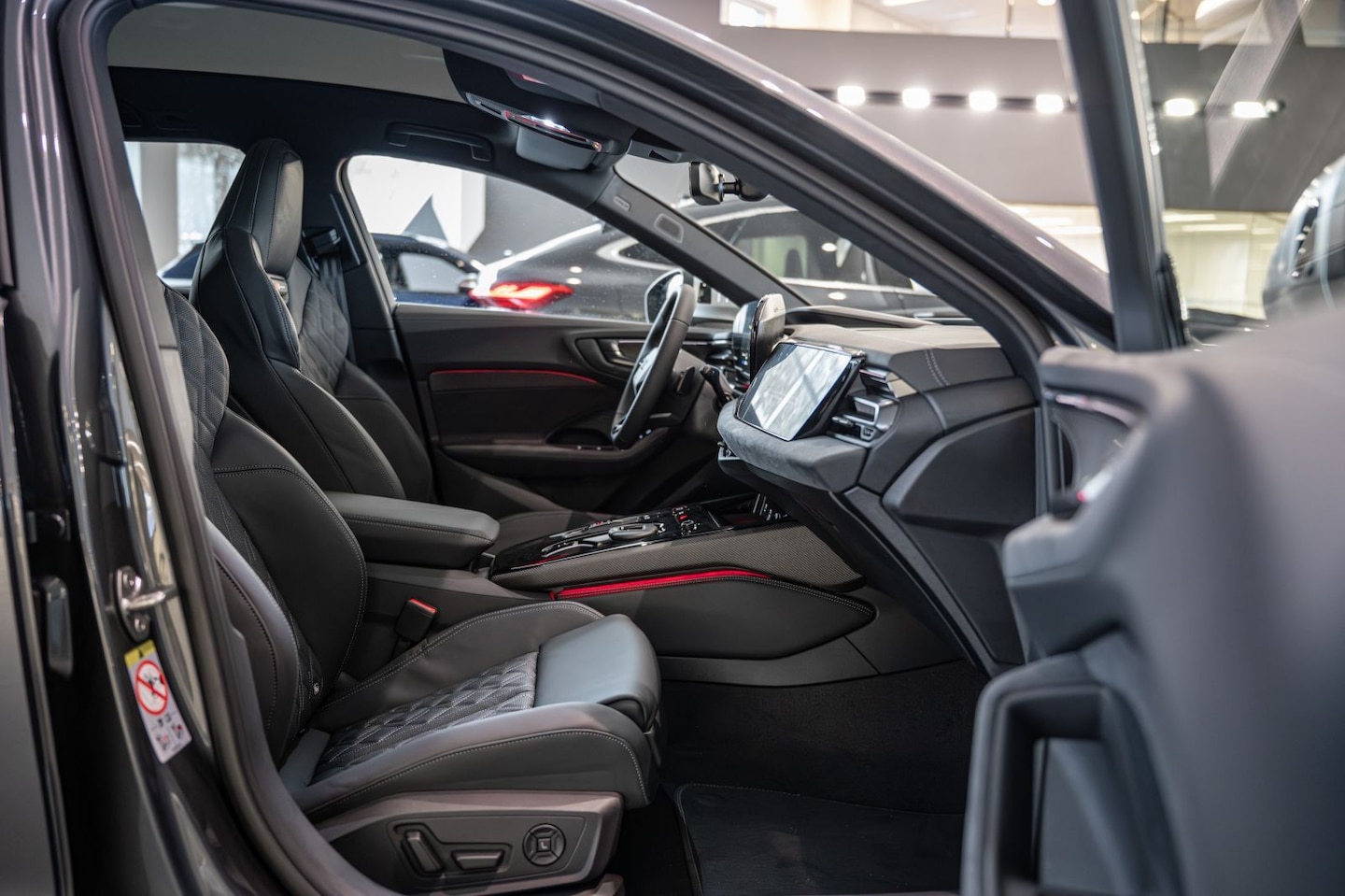 Bild über Audi S5 Avant TFSI 270 kW S tronic - für weitere Informationen kontaktieren Sie den Audi Partner