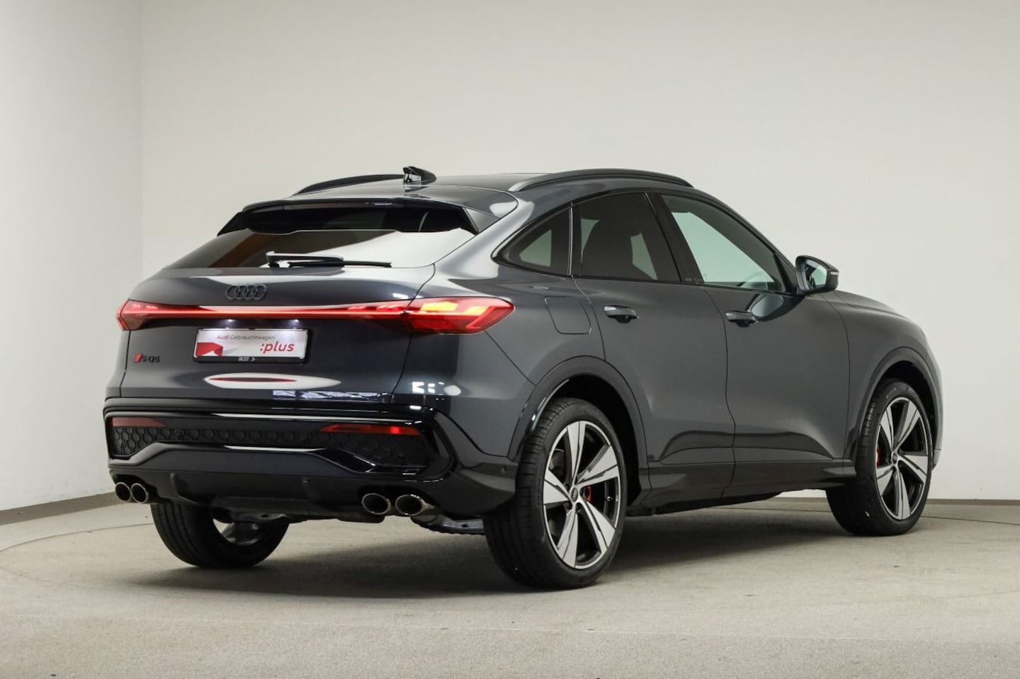 Bild über Audi SQ5 Sportback edition one mit Akzenten mythosschwarz TFSI 270 kW S tronic - für weitere Informationen kontaktieren Sie den Audi Partner