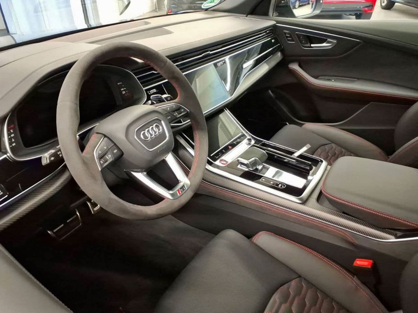 Bild über Audi RS Q8 SUV TFSI quattro 471 kW tiptronic - für weitere Informationen kontaktieren Sie den Audi Partner