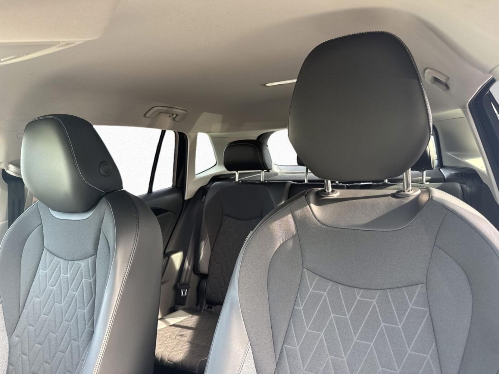 Volkswagen Tiguan – Bild 9