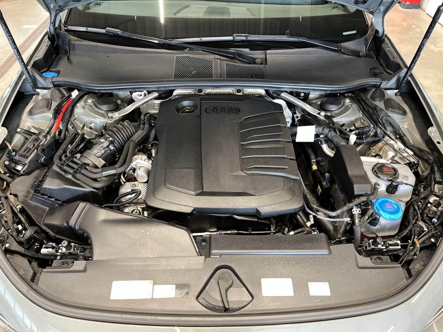 Bild über Audi A5 Avant TDI 150 kW S tronic - für weitere Informationen kontaktieren Sie den Audi Partner