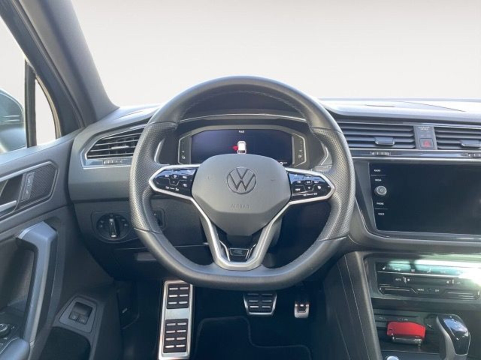 Volkswagen Tiguan – Bild 12