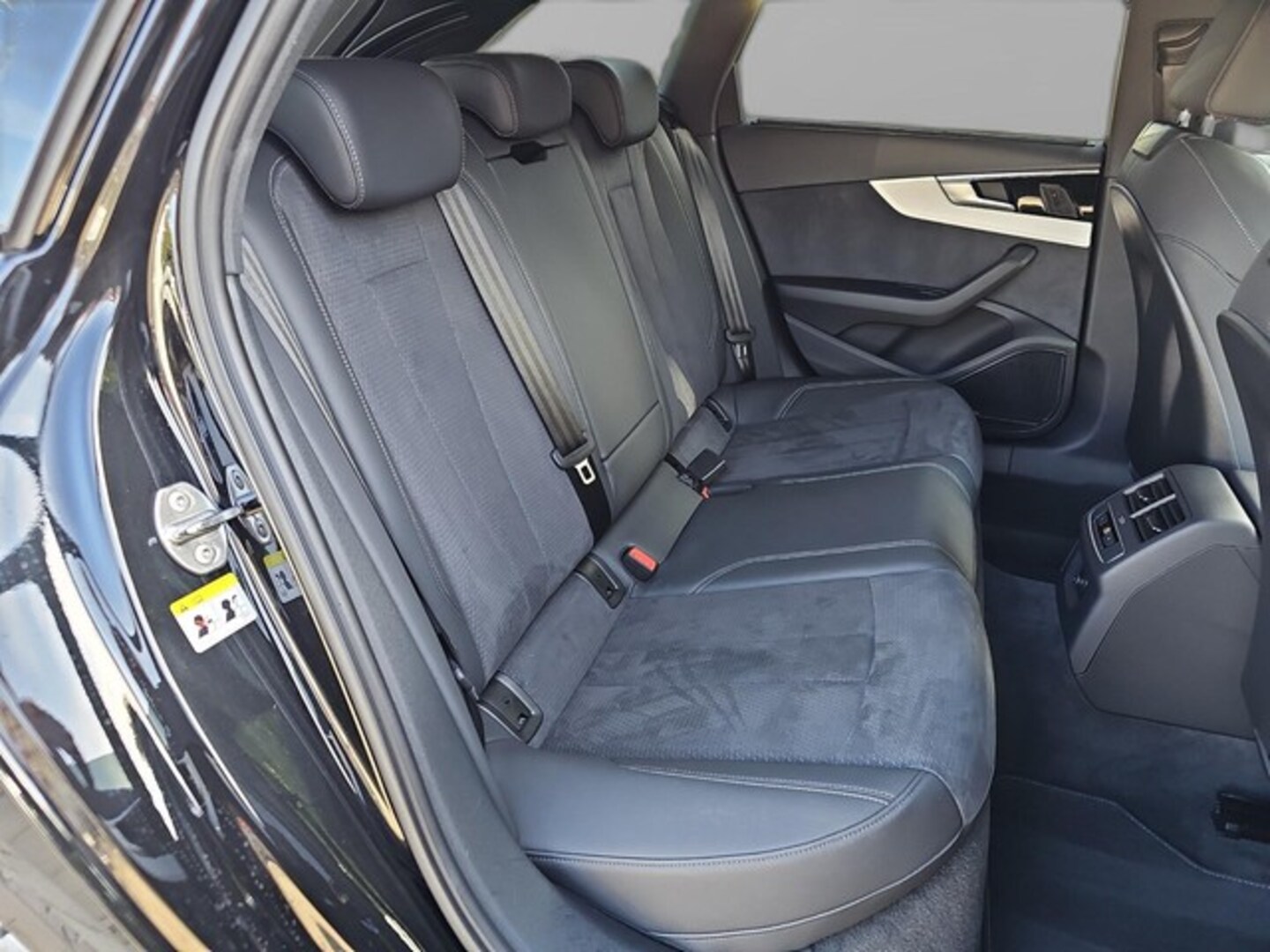 Bild über - für weitere Informationen kontaktieren Sie den Audi Partner