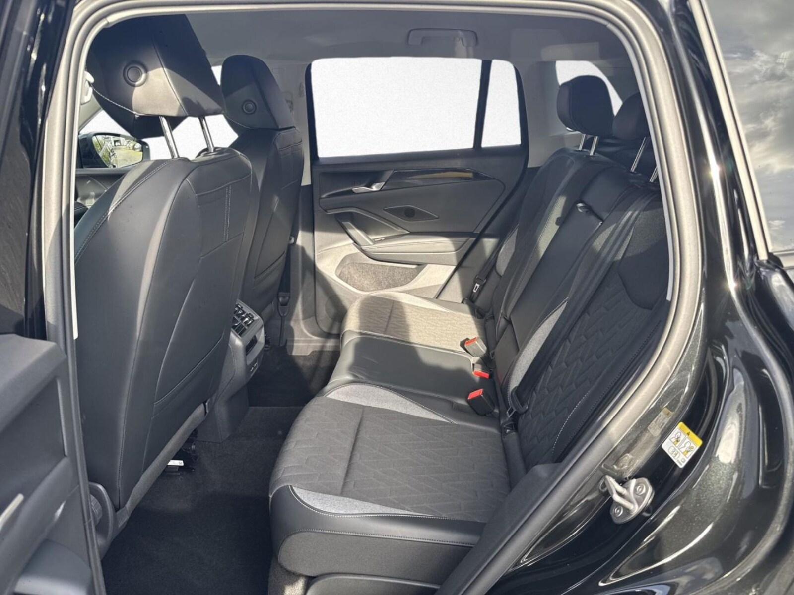 Volkswagen Tiguan – Bild 12