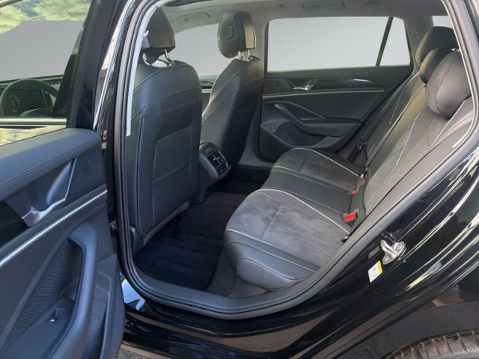 Volkswagen Passat – Bild 10