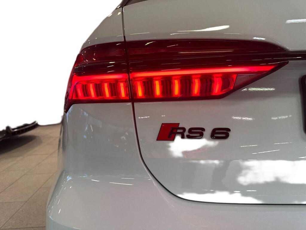 Bild som visar&nbsp;Audi RS 6 Avant&nbsp;RS 6 Avant performance 630 hk tiptronic - för mer information kontakta din Audi Partner