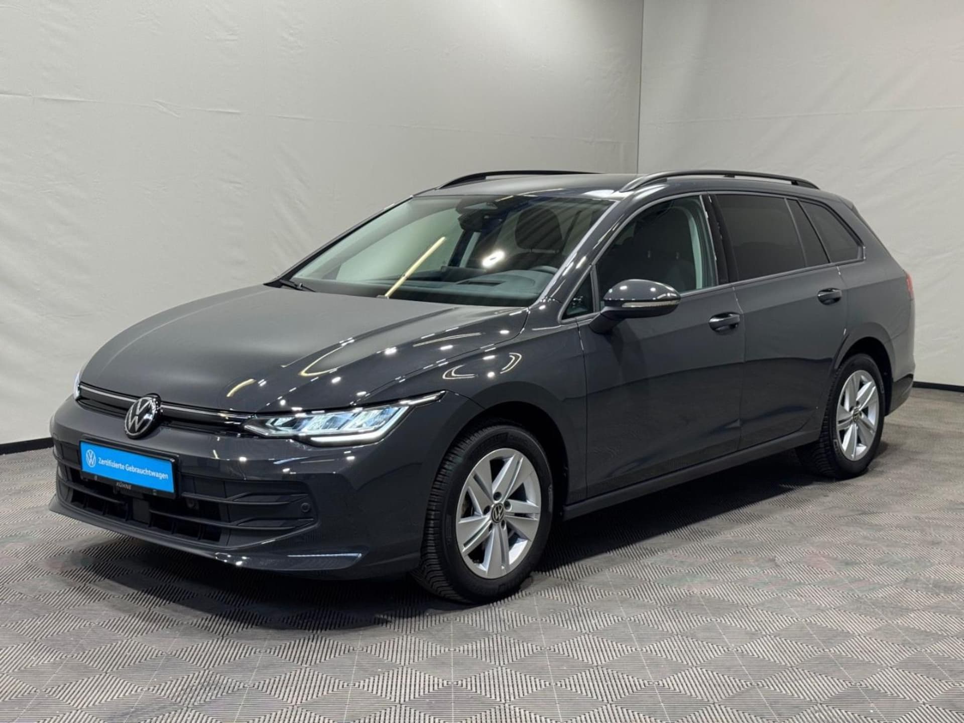 Volkswagen Golf Variant Life
