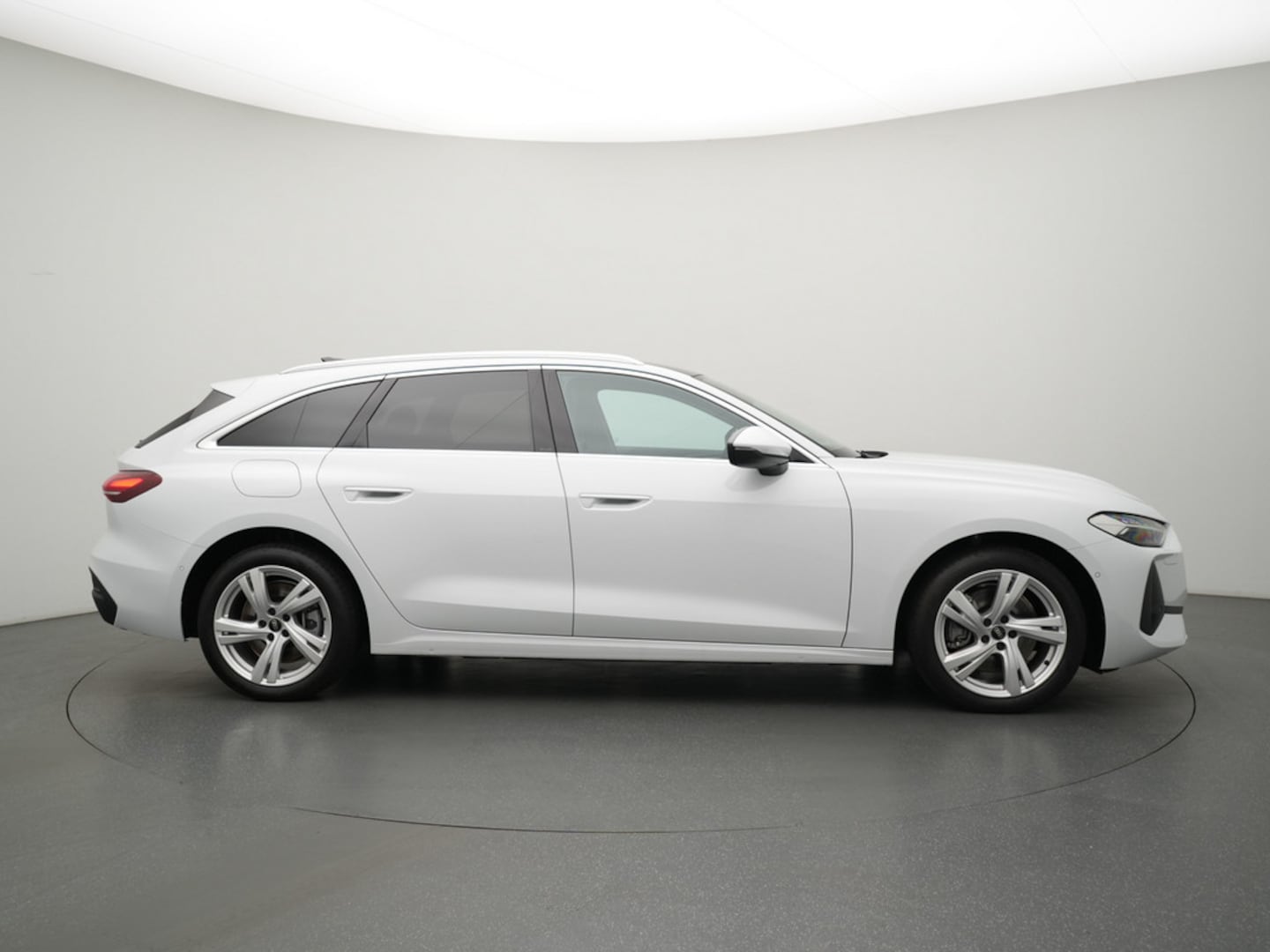 Bild über Audi A5 Avant TDI quattro 150 kW S tronic - für weitere Informationen kontaktieren Sie den Audi Partner