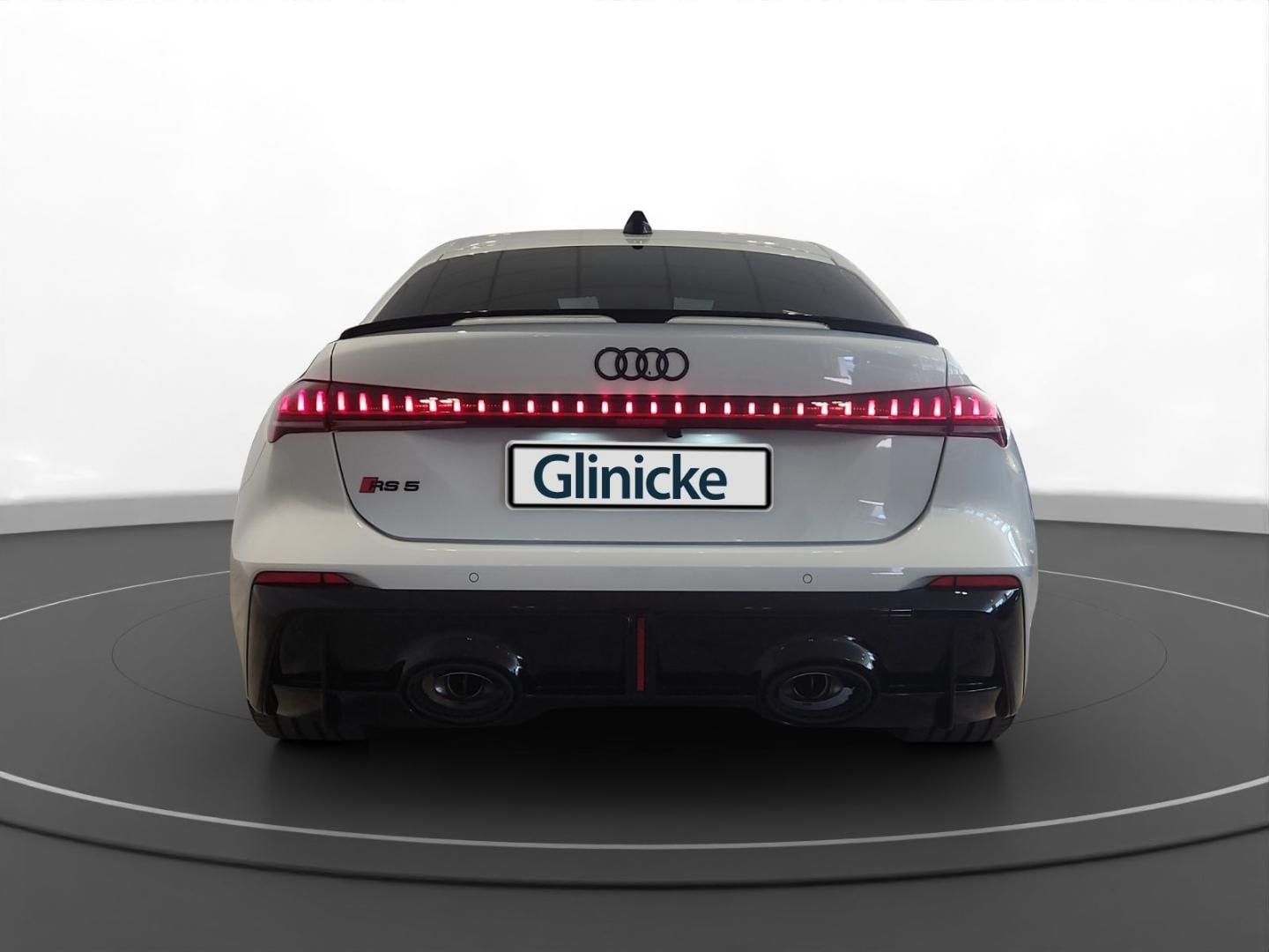 Bild über Audi RS 5 Limousine TFSI quattro 470 kW tiptronic - für weitere Informationen kontaktieren Sie den Audi Partner