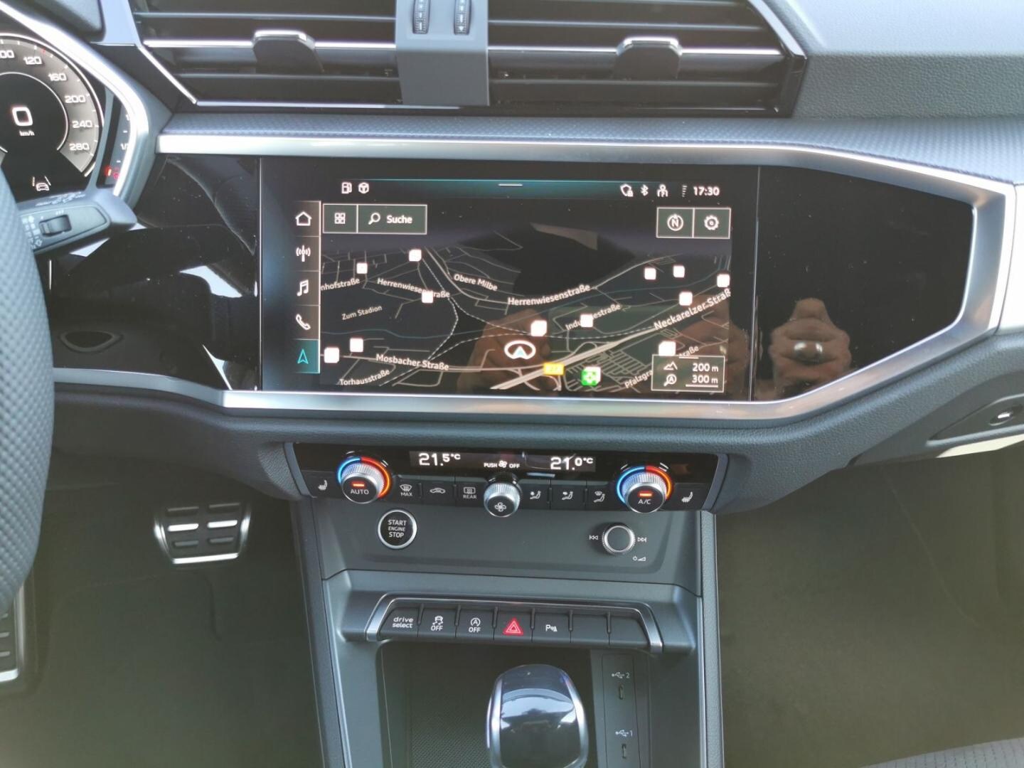 Bild über Audi Q3 Sportback TFSI quattro 180 kW S tronic - für weitere Informationen kontaktieren Sie den Audi Partner