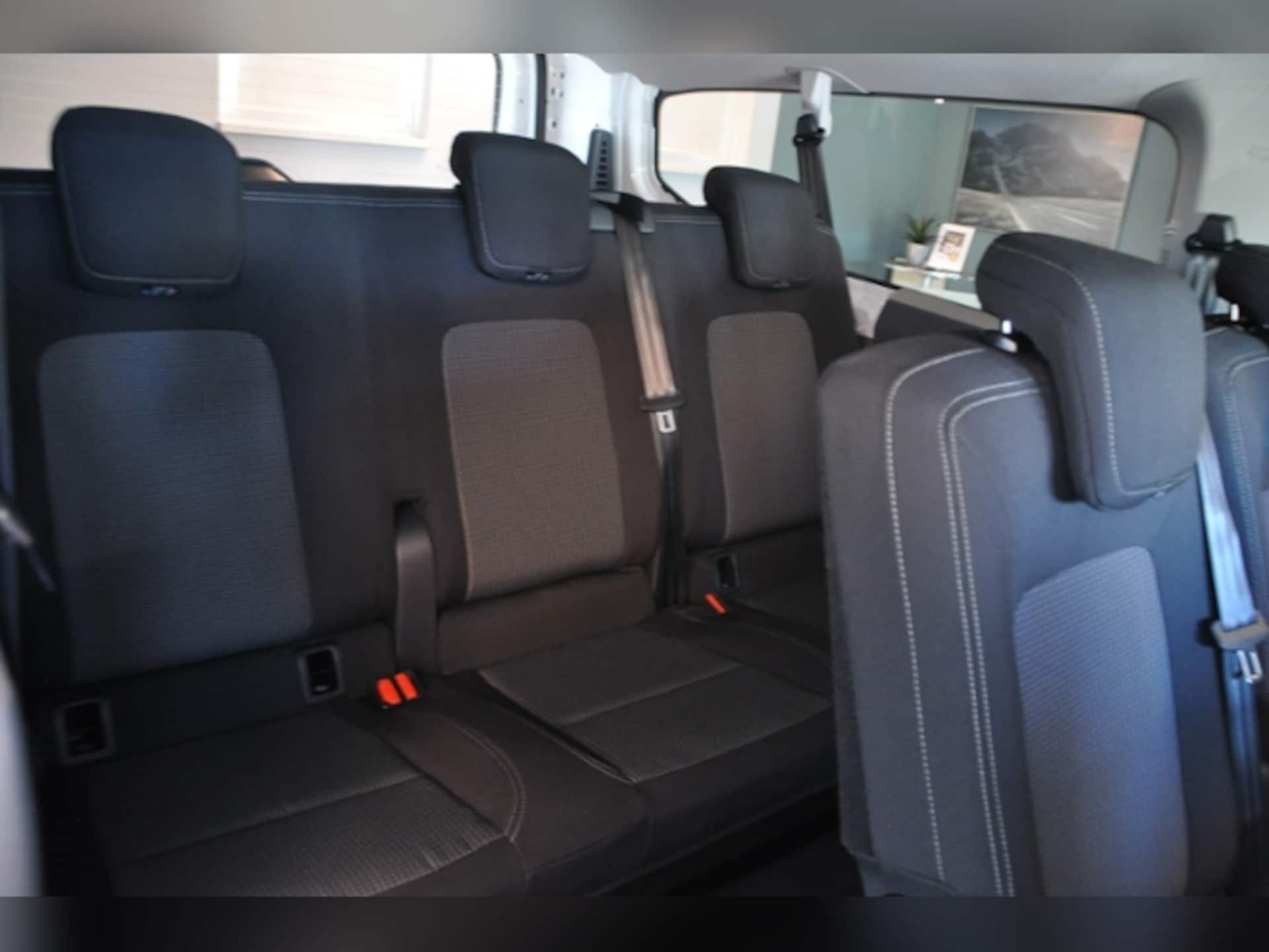 Volkswagen Transporter Kombi langer Radstand