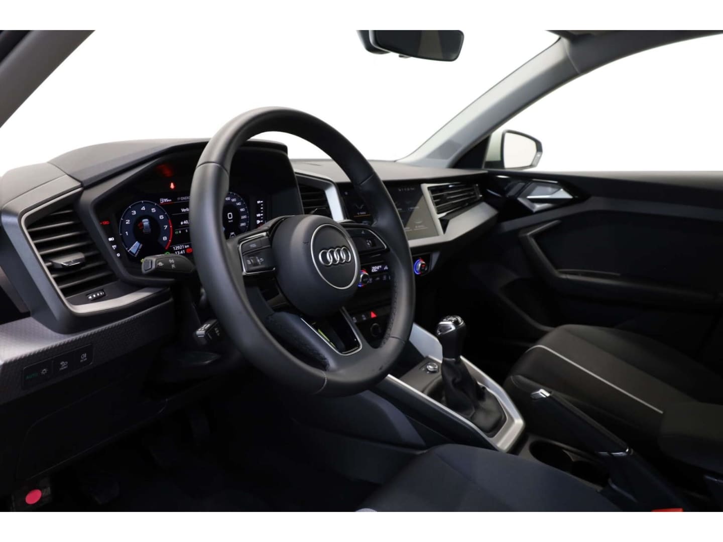 Bild über Audi A1 Sportback S line 30 TFSI Schaltgetriebe - für weitere Informationen kontaktieren Sie den Audi Partner