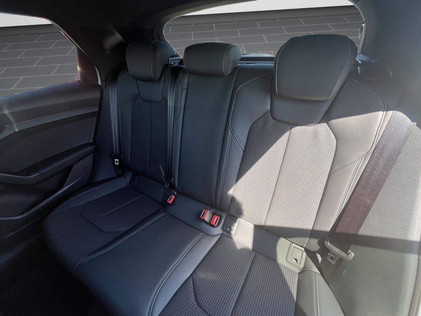 Bild über Audi A1 Sportback S line 30 TFSI S tronic - für weitere Informationen kontaktieren Sie den Audi Partner