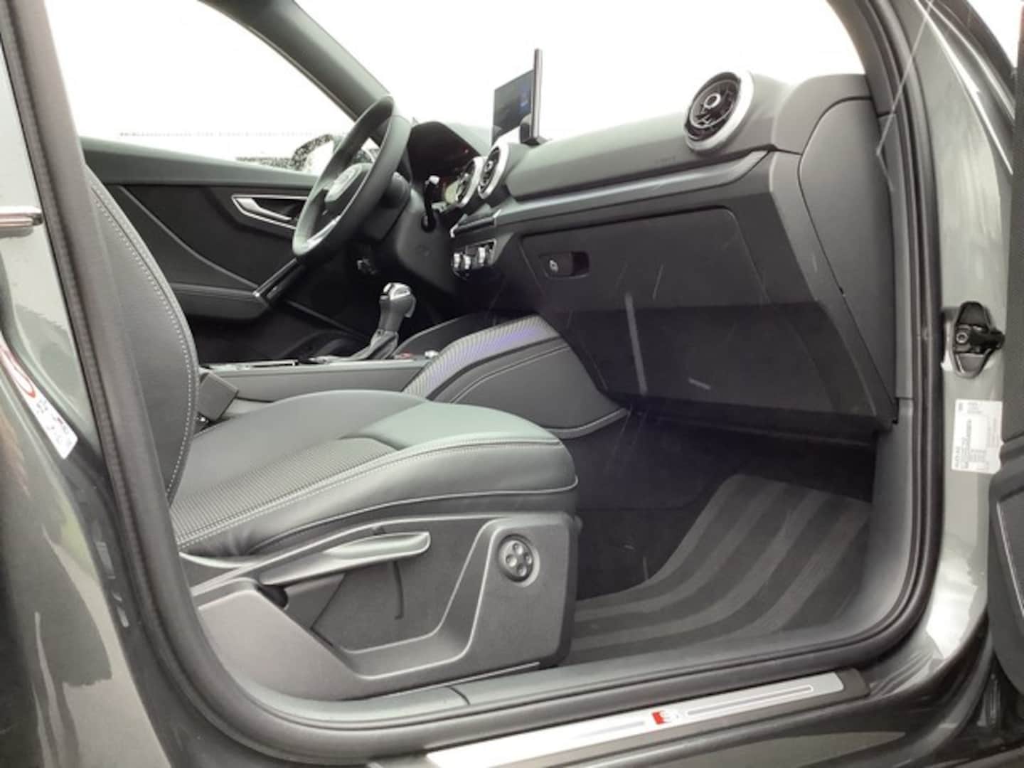 Bild über Audi SQ2 TFSI quattro S tronic - für weitere Informationen kontaktieren Sie den Audi Partner
