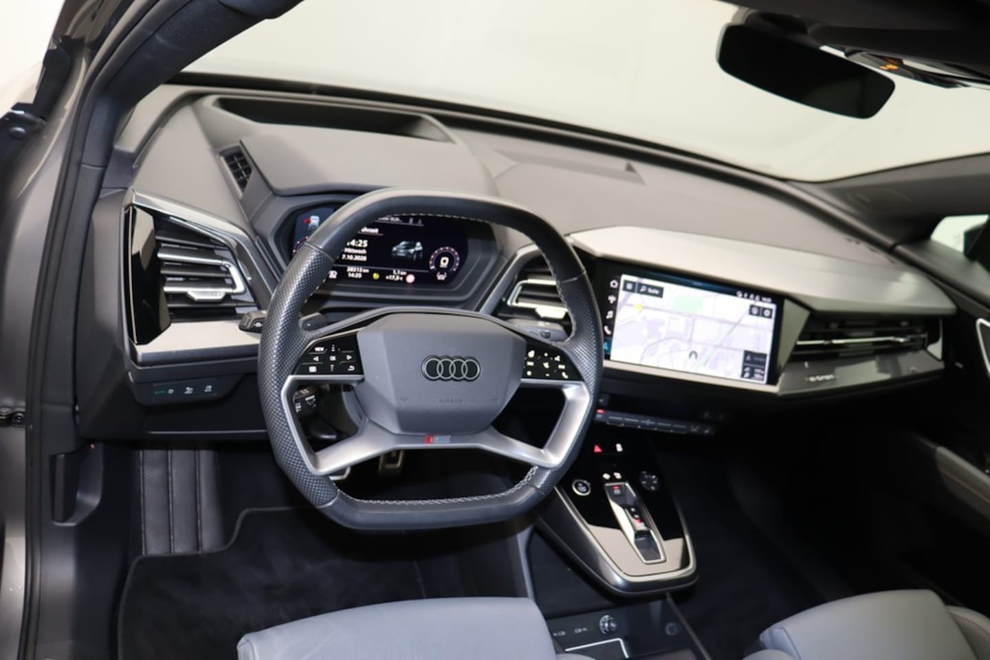 Bild über Audi Q4 Sportback e-tron 50 e-tron quattro - für weitere Informationen kontaktieren Sie den Audi Partner