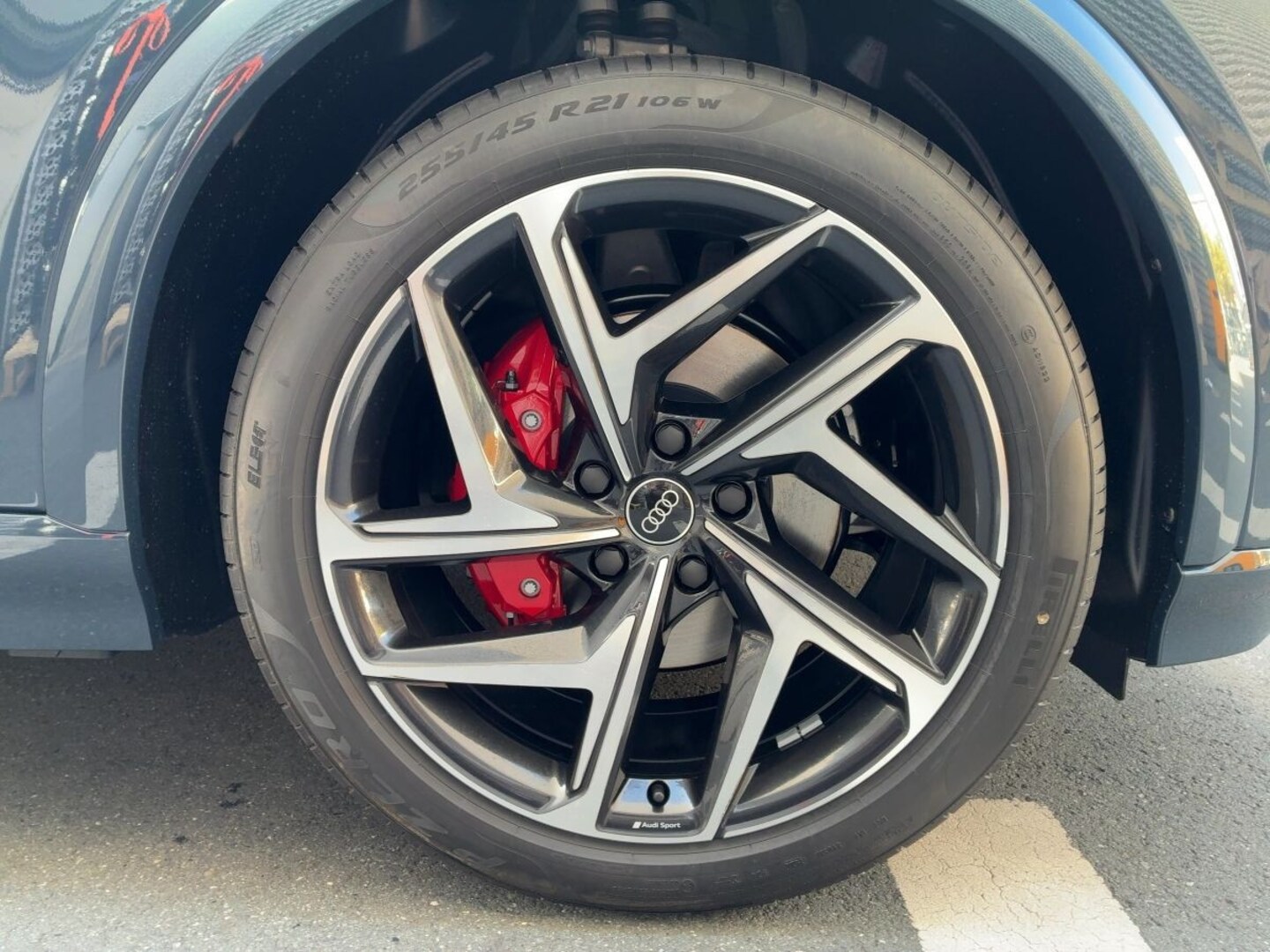 Bild über Audi Q6 SUV e-tron S line business e-tron performance 225 kW - für weitere Informationen kontaktieren Sie den Audi Partner