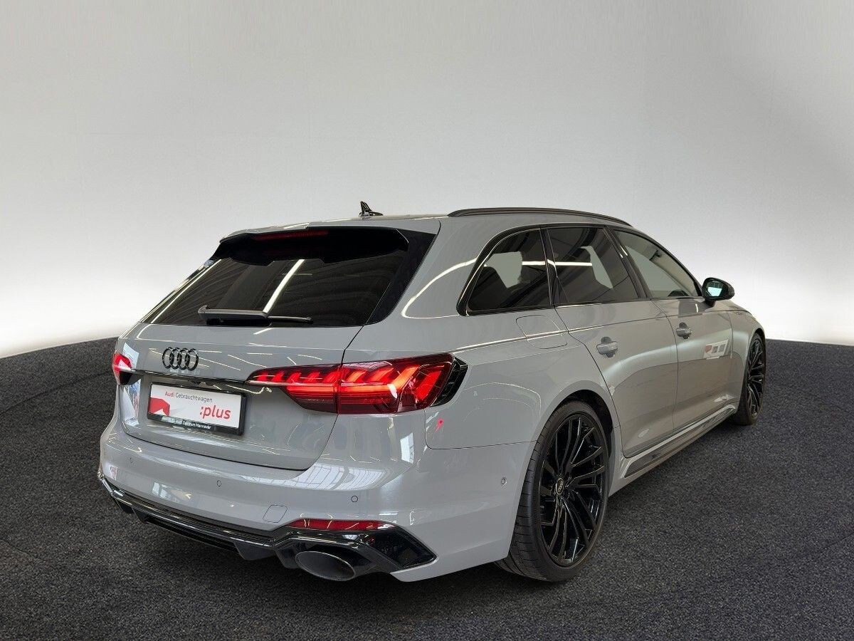 Image about Audi RS 4 Avant TFSI quattro tiptronic