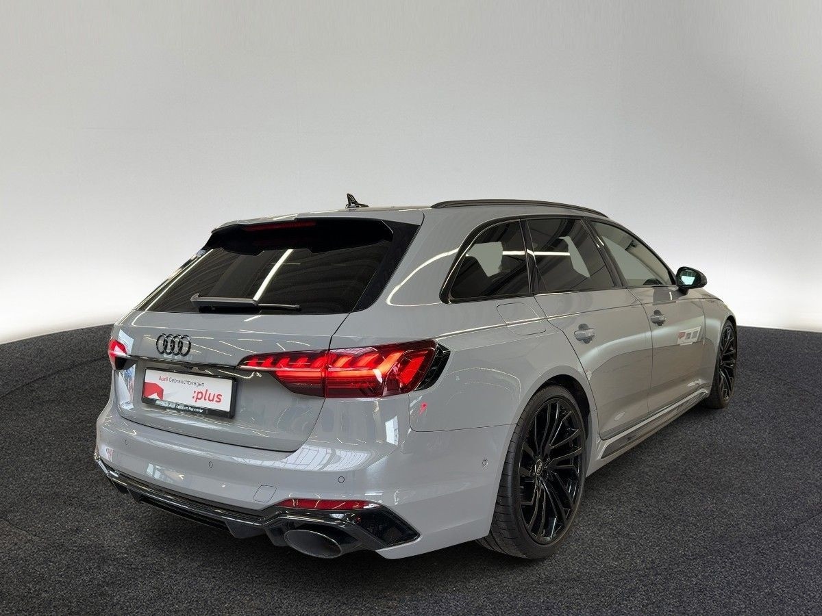 Image about Audi RS 4 Avant TFSI quattro tiptronic