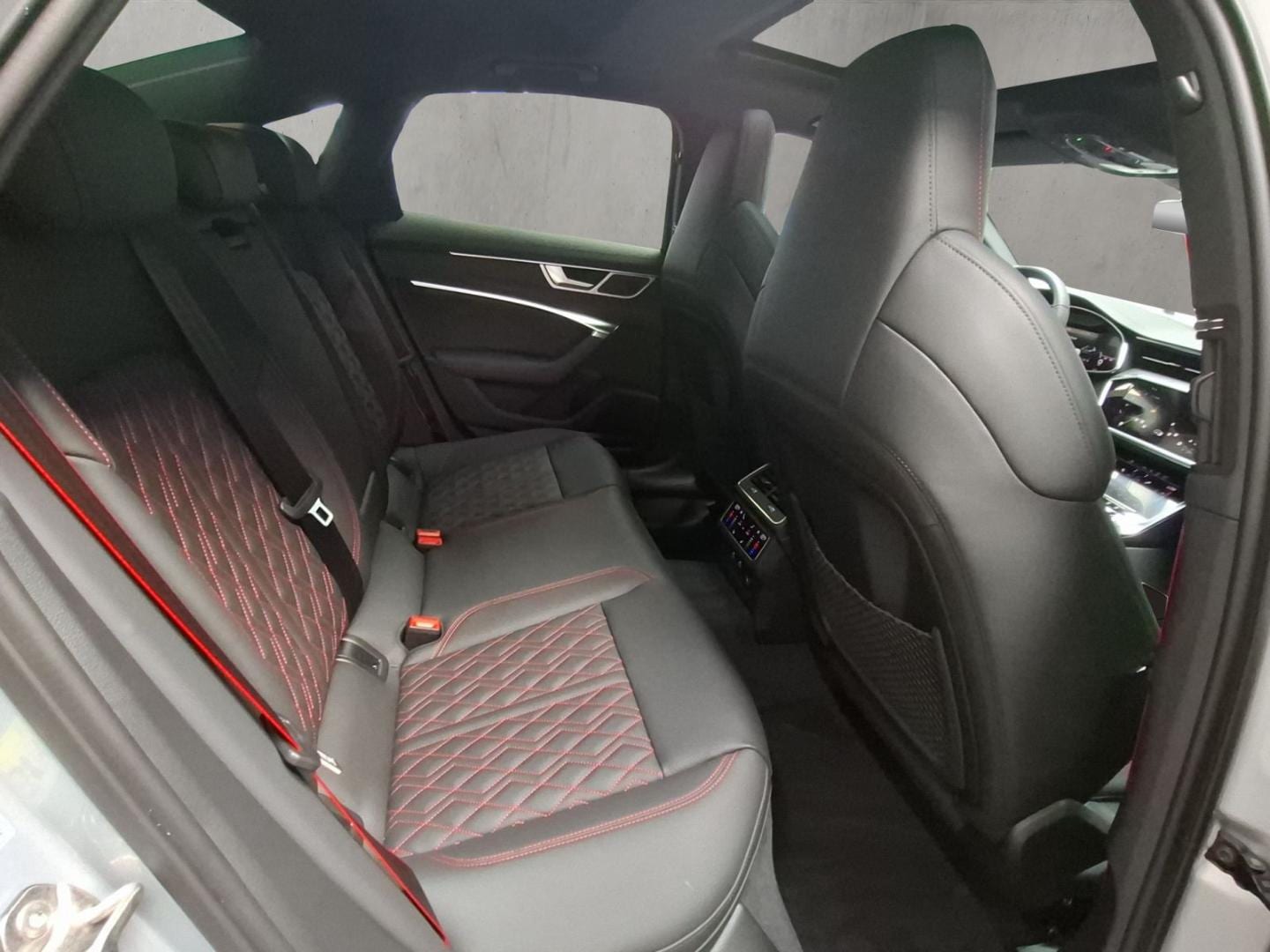 Bild über Audi A6 Limousine S line 40 TDI quattro S tronic - für weitere Informationen kontaktieren Sie den Audi Partner