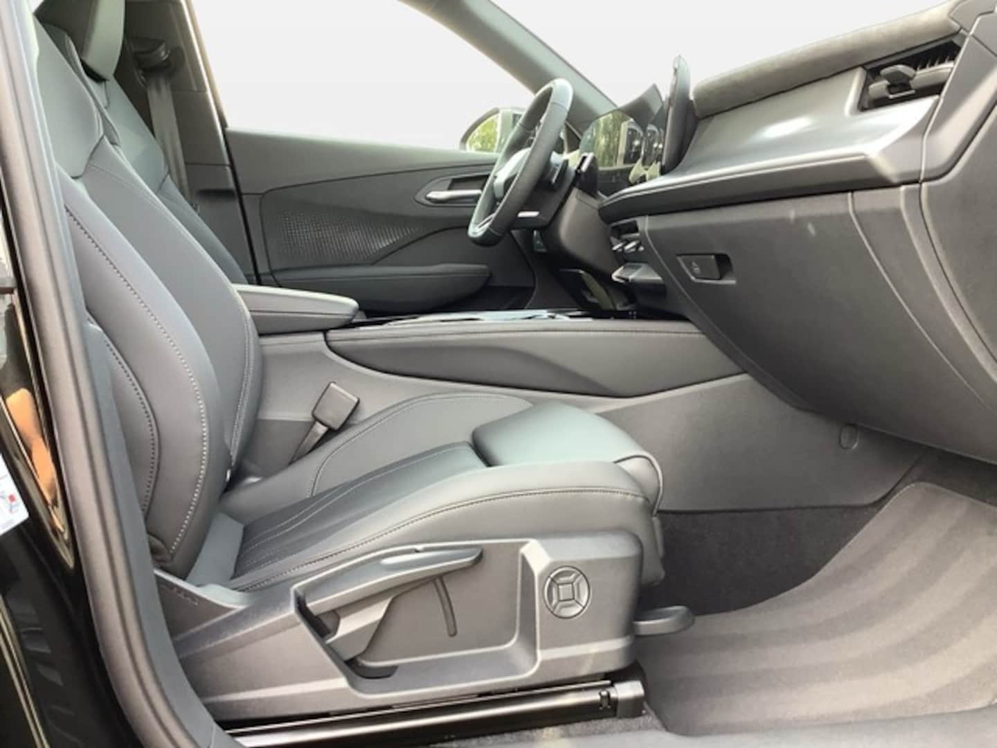 Bild über Audi Q3 SUV TFSI 110 kW S tronic - für weitere Informationen kontaktieren Sie den Audi Partner