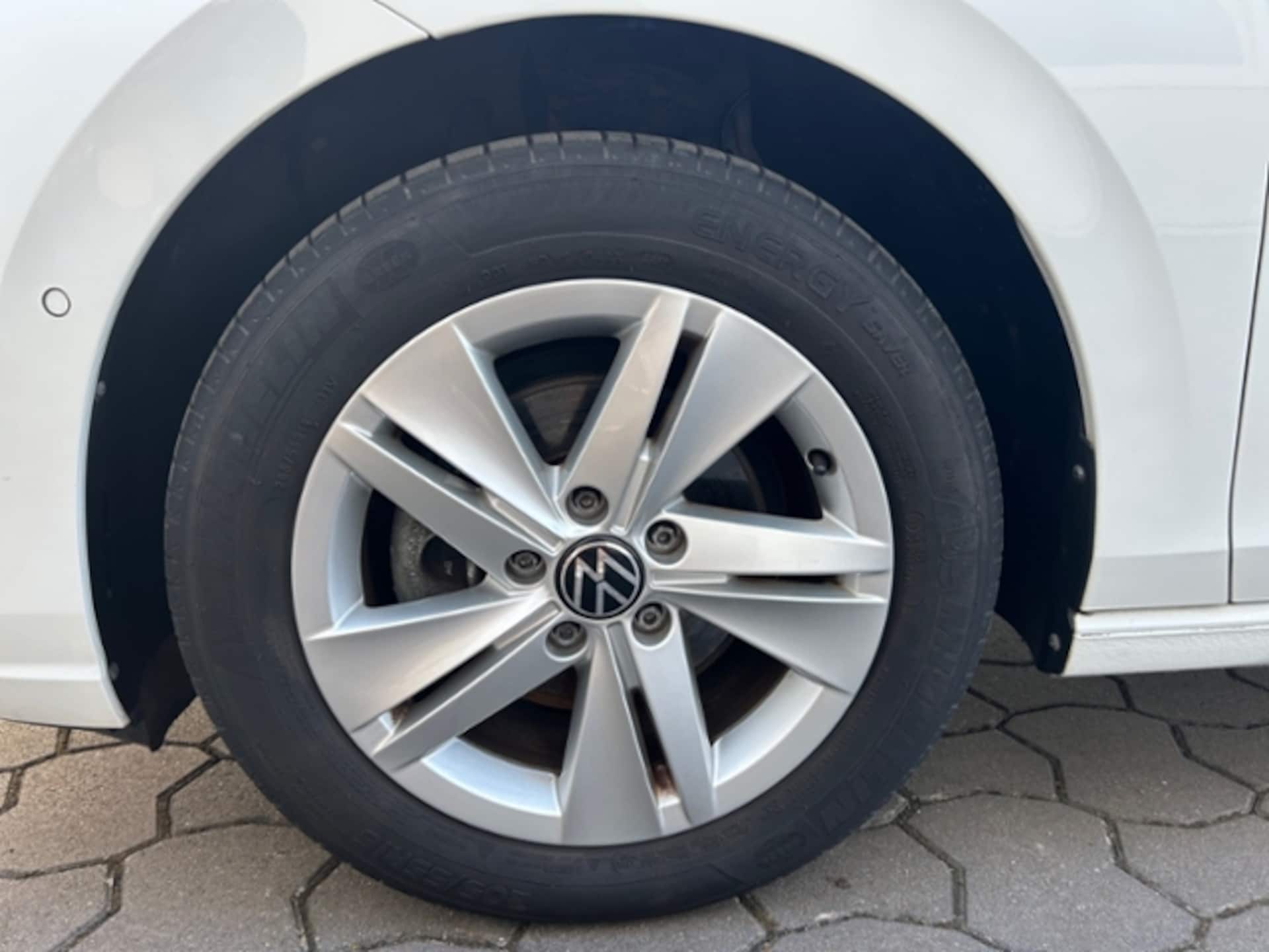 Volkswagen Golf Life