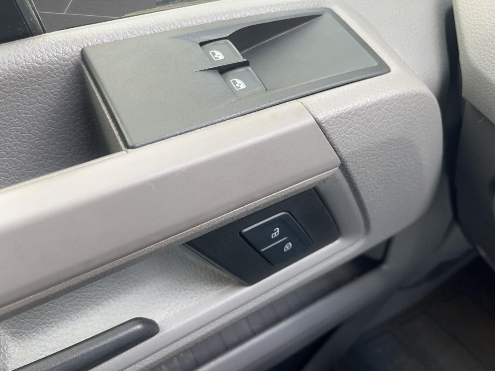 Volkswagen Crafter Einzelkabine langer Radstand – Bild 12