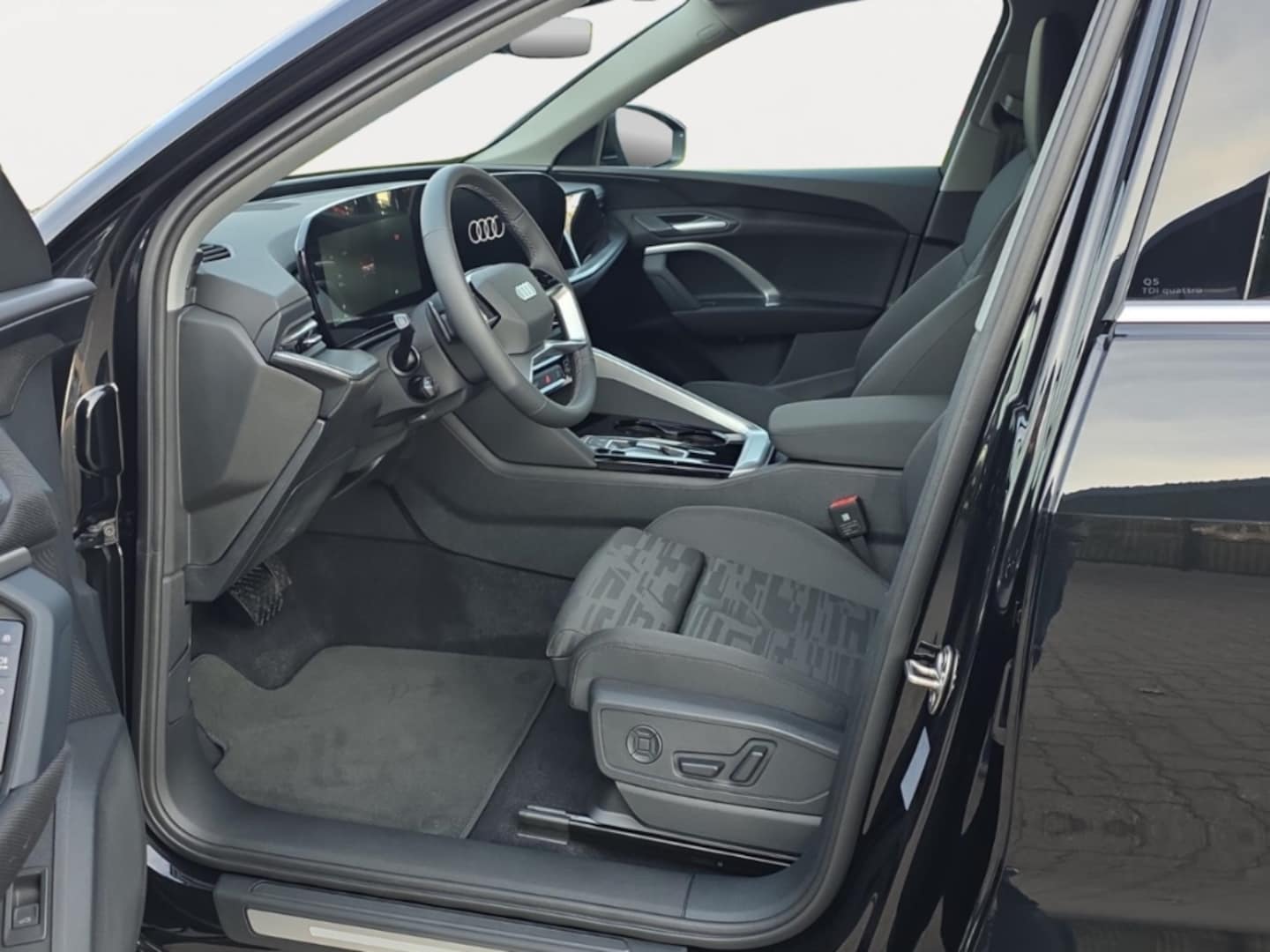 Bild über Audi Q5 SUV TDI quattro 150 kW S tronic - für weitere Informationen kontaktieren Sie den Audi Partner