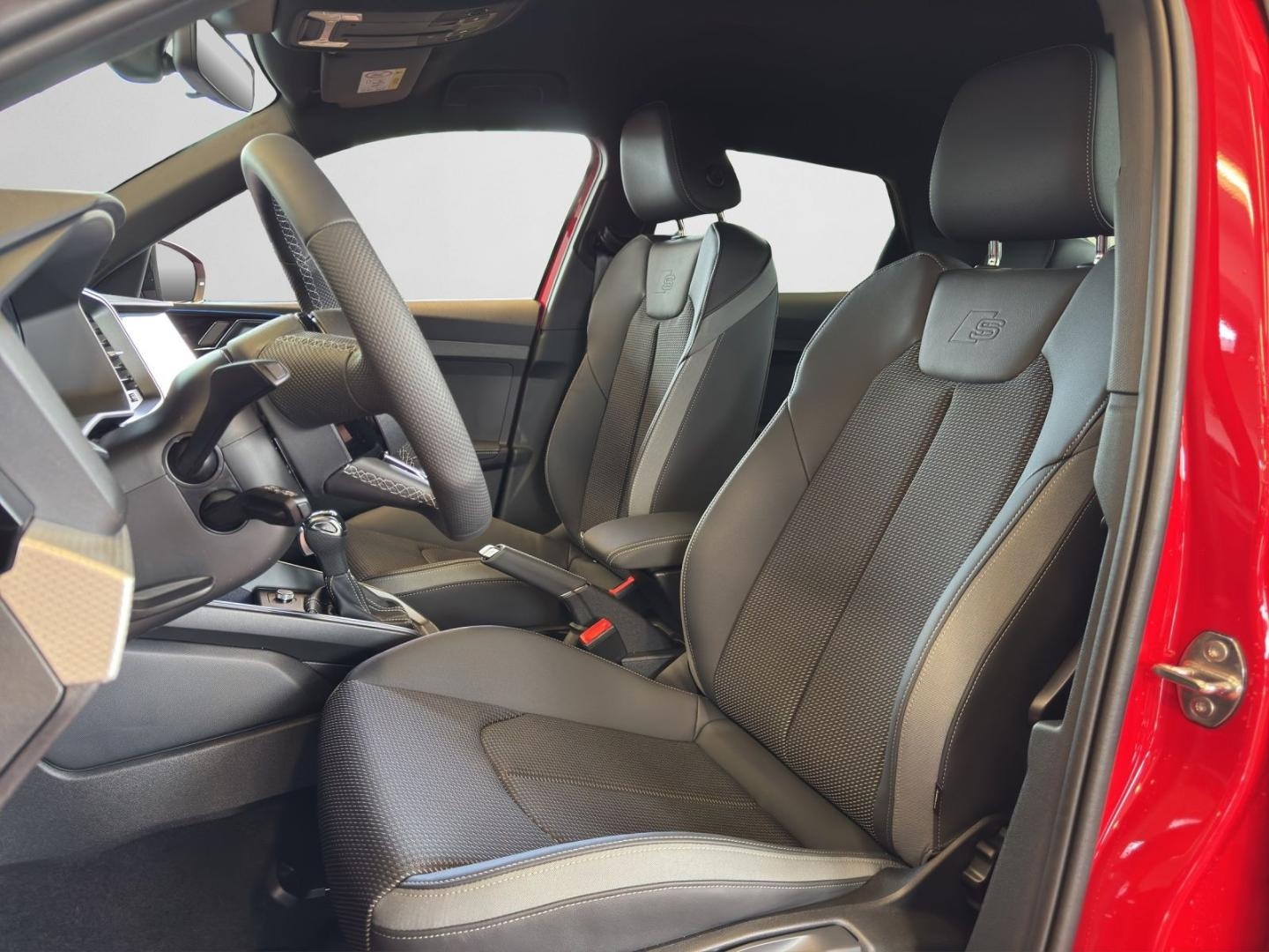 Bild über Audi A1 Sportback S line 30 TFSI S tronic - für weitere Informationen kontaktieren Sie den Audi Partner