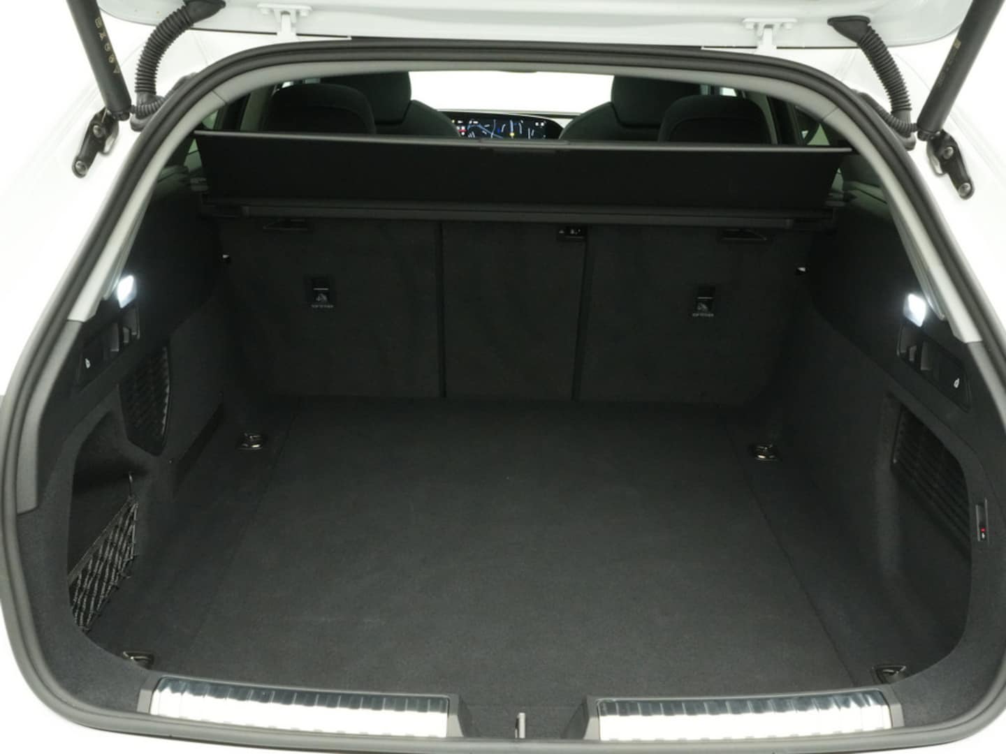 Bild über Audi A5 Avant TDI quattro 150 kW S tronic - für weitere Informationen kontaktieren Sie den Audi Partner