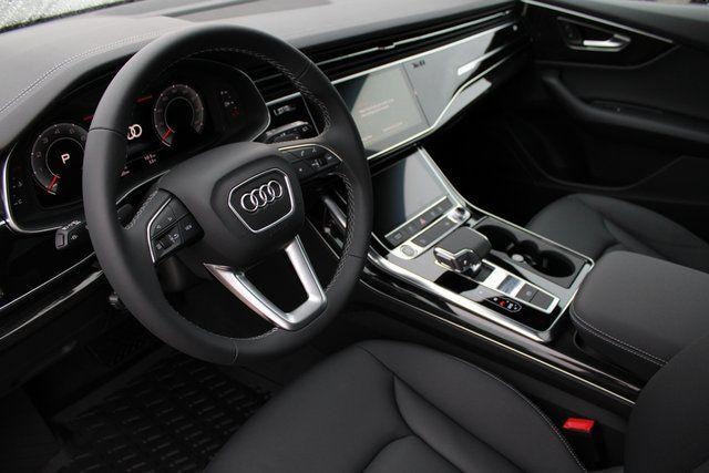 2025 Audi Q8