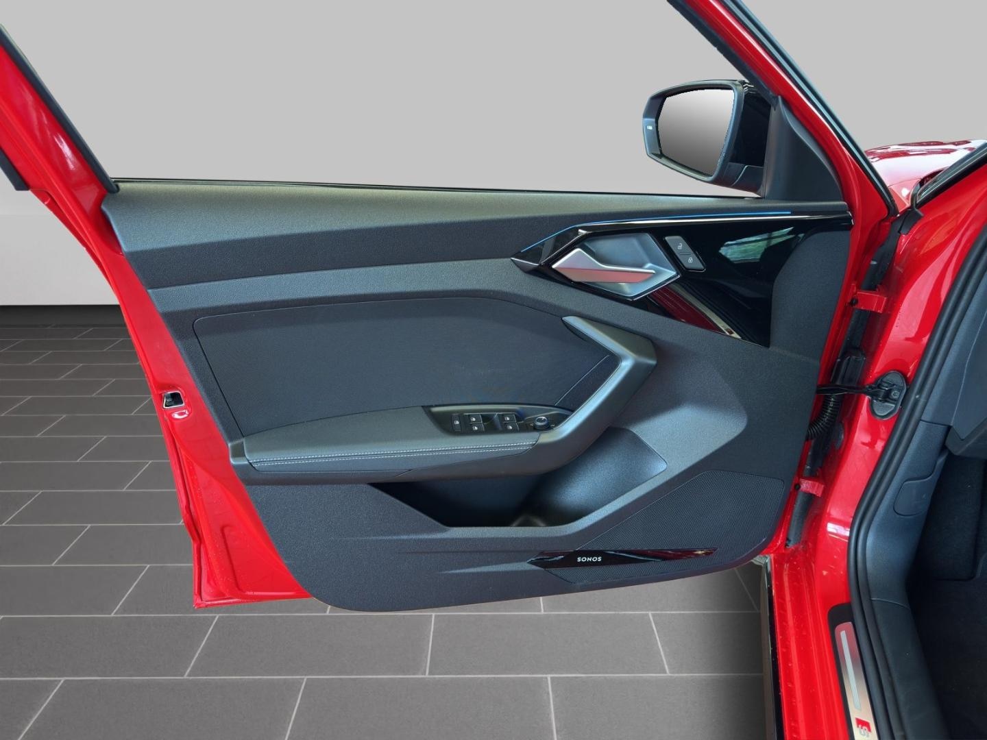 Bild über Audi A1 Sportback S line 30 TFSI S tronic - für weitere Informationen kontaktieren Sie den Audi Partner