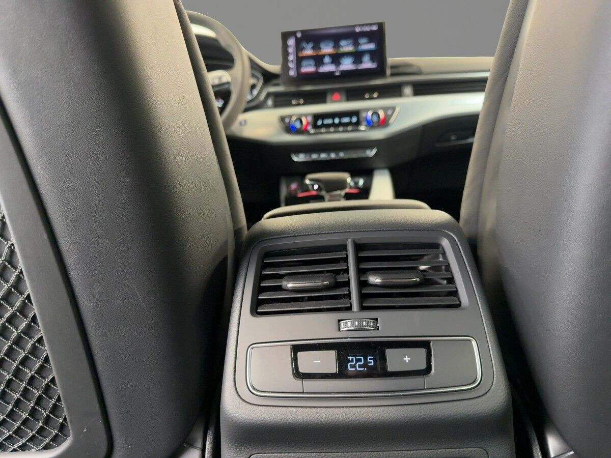Image about Audi RS 4 Avant TFSI quattro tiptronic