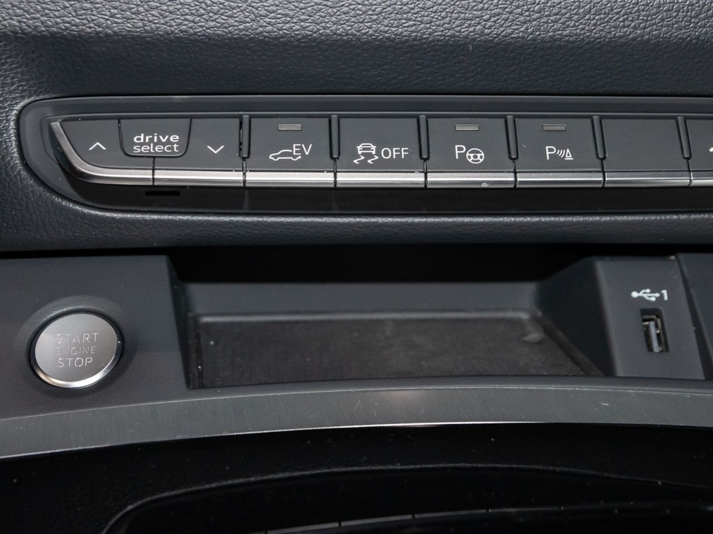 Bild über Audi Q5 TFSI e S line 50 TFSI e quattro S tronic - für weitere Informationen kontaktieren Sie den Audi Partner