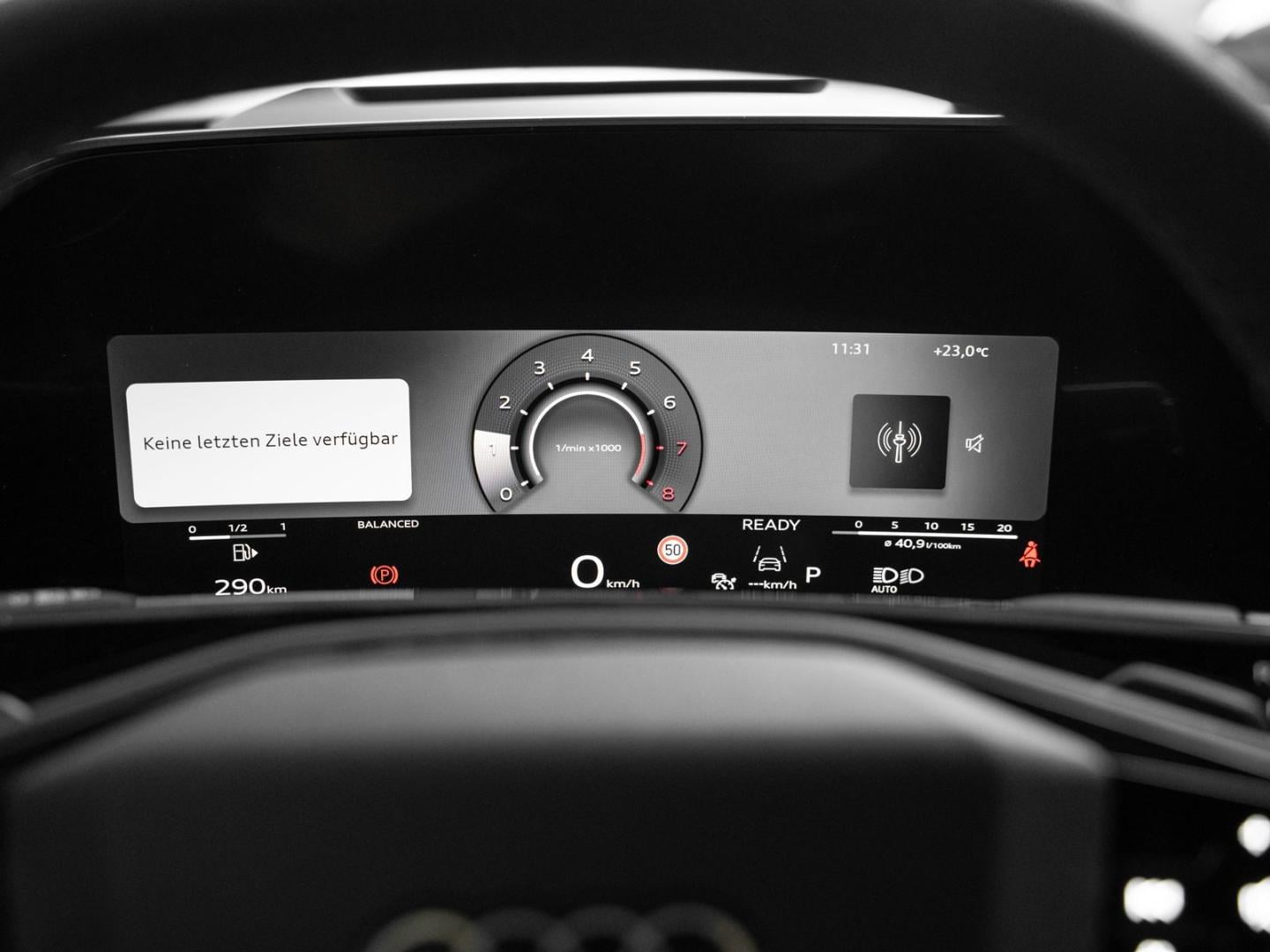 Bild über Audi Q3 SUV TFSI quattro 195 kW S tronic - für weitere Informationen kontaktieren Sie den Audi Partner