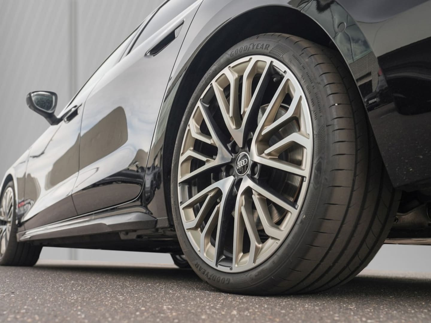 Bild über Audi A5 Avant TDI 150 kW S tronic - für weitere Informationen kontaktieren Sie den Audi Partner