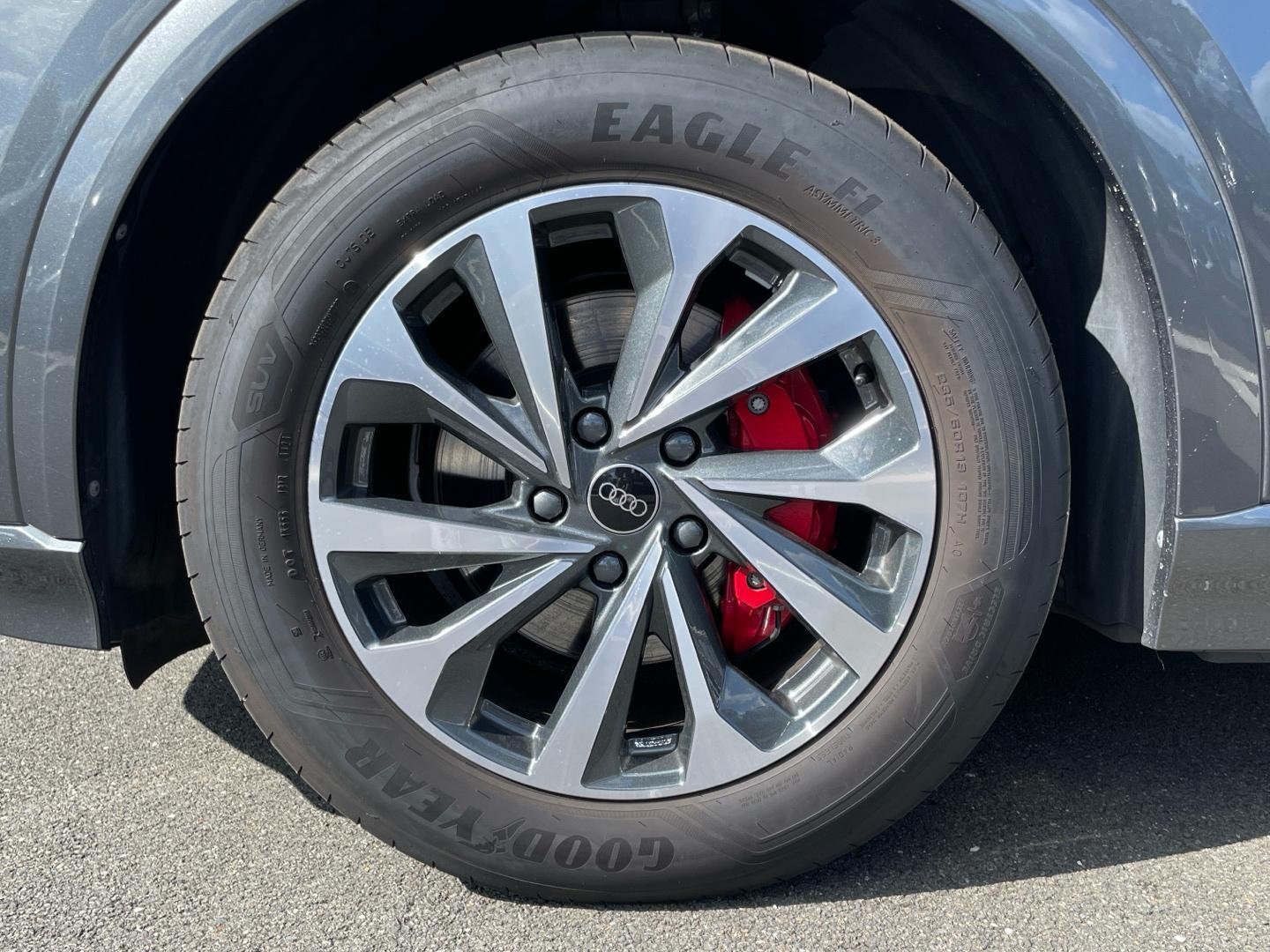 Bild über Audi Q6 SUV e-tron e-tron quattro - für weitere Informationen kontaktieren Sie den Audi Partner