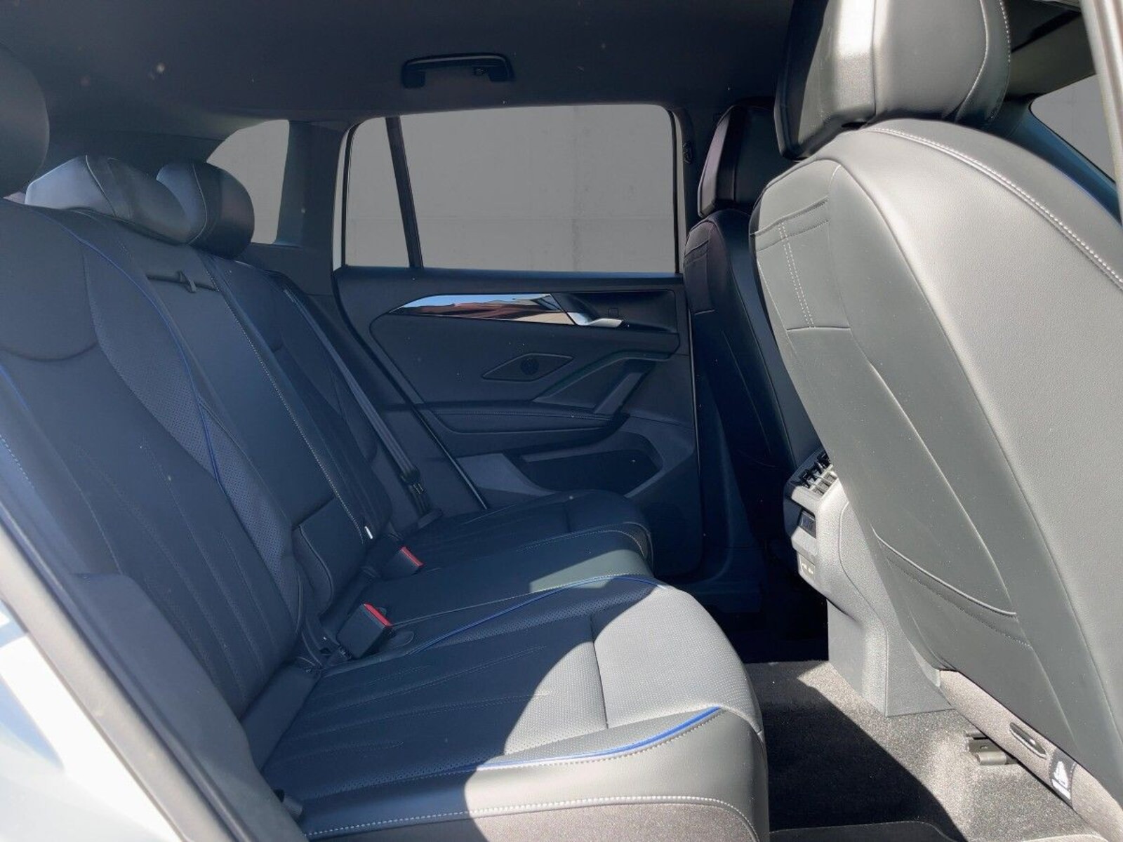 Volkswagen Tiguan – Bild 12
