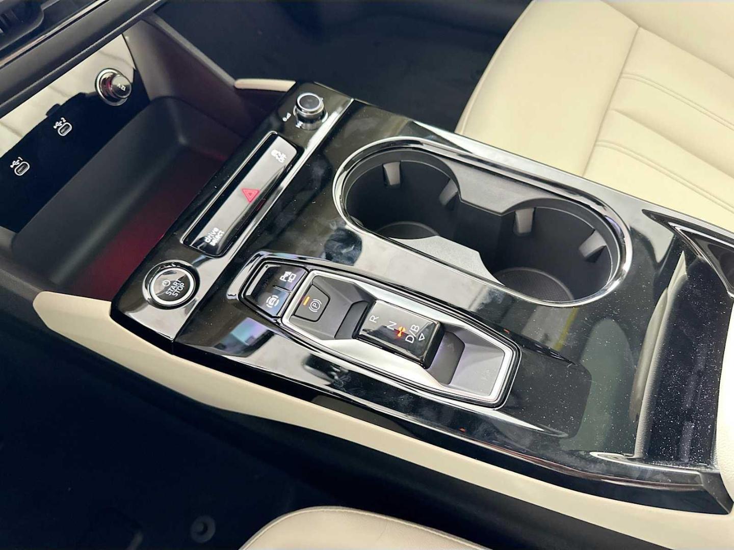 2025 Audi A6 Sportback e-tron Premium Plus - Photo 16