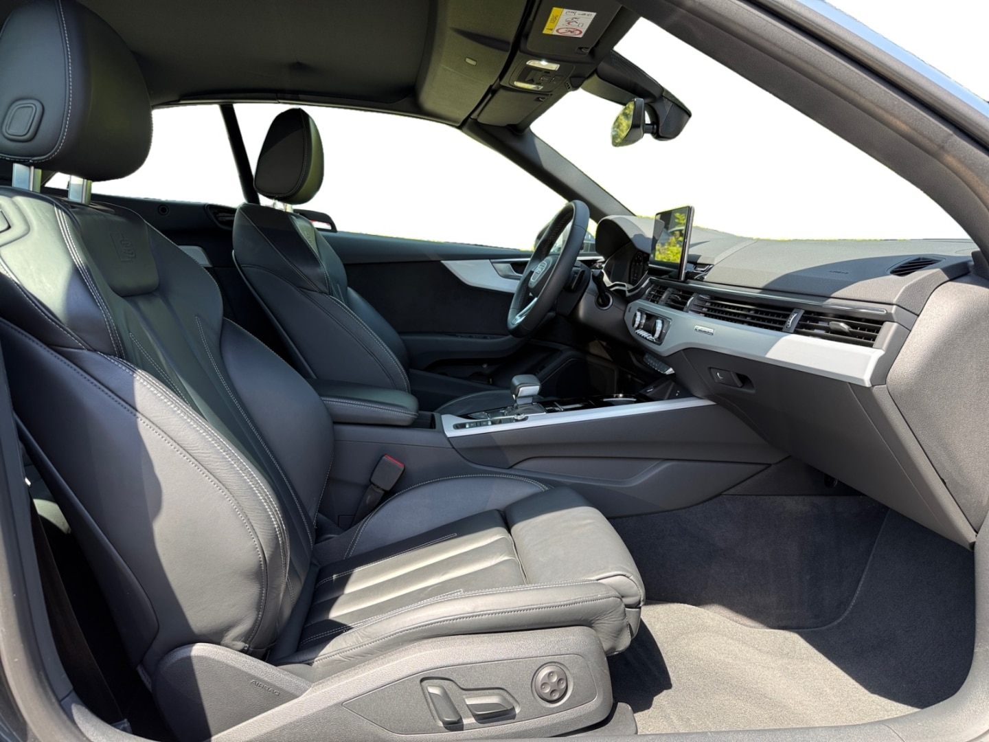 Bild über Audi A5 Cabriolet S line 45 TFSI quattro S tronic - für weitere Informationen kontaktieren Sie den Audi Partner
