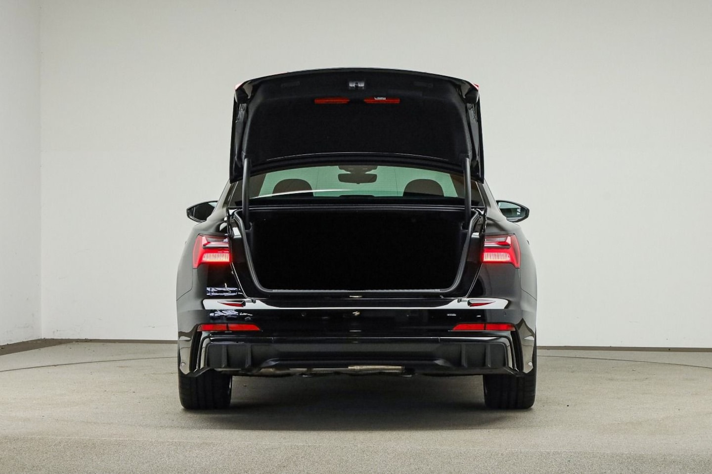 Bild über Audi S6 Limousine TDI quattro tiptronic - für weitere Informationen kontaktieren Sie den Audi Partner