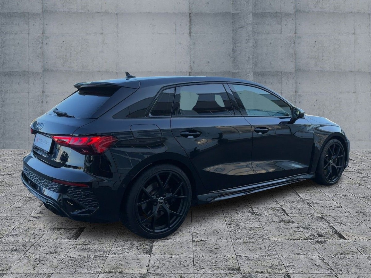 Bild über Audi RS 3 Sportback TFSI quattro S tronic - für weitere Informationen kontaktieren Sie den Audi Partner
