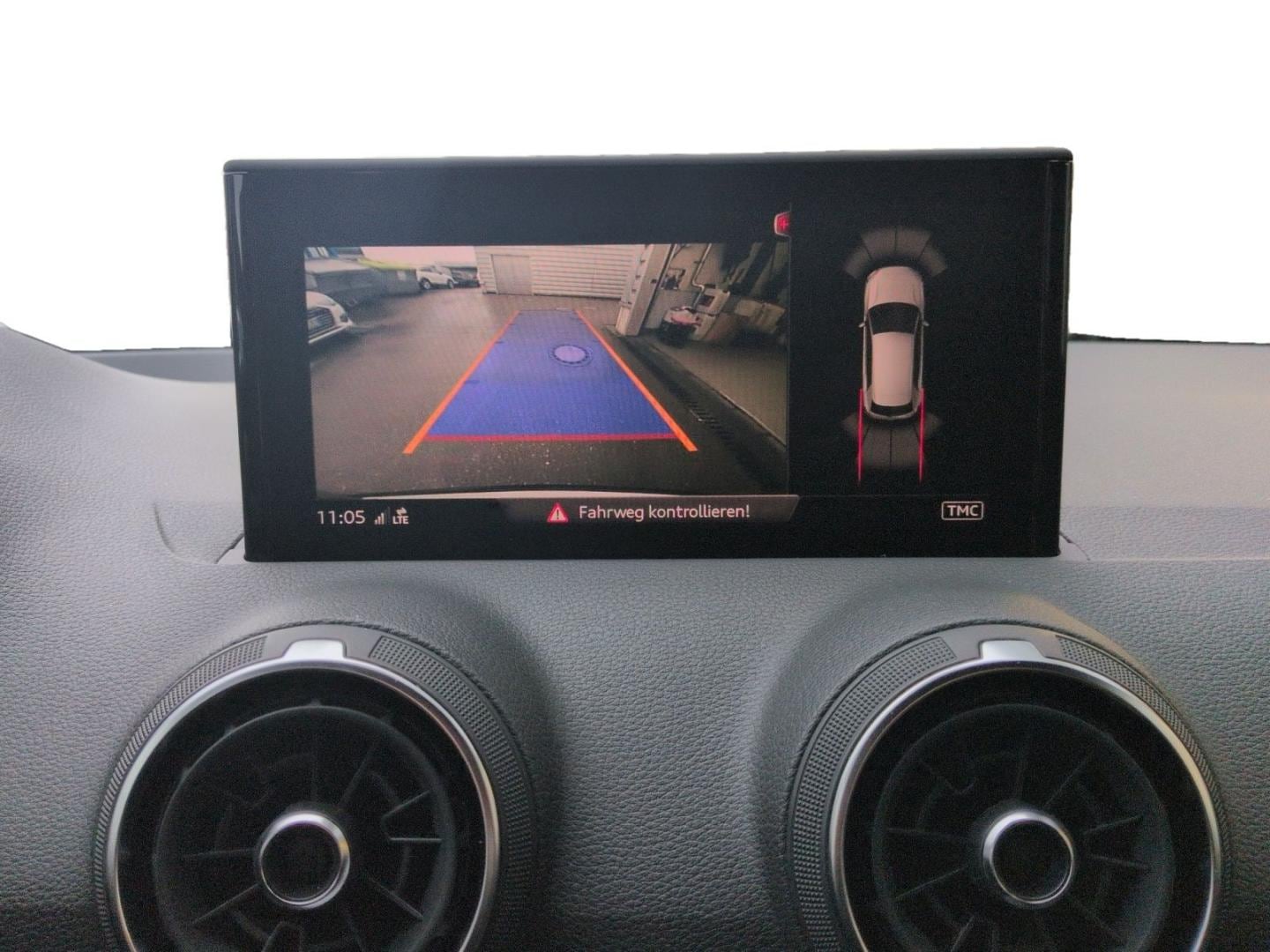 Bild über Audi SQ2 TFSI quattro S tronic - für weitere Informationen kontaktieren Sie den Audi Partner