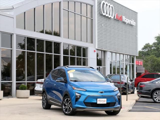 Used 2022 Chevrolet Bolt EUV Premier with VIN 1G1FZ6S02N4108824 for sale in Naperville, IL