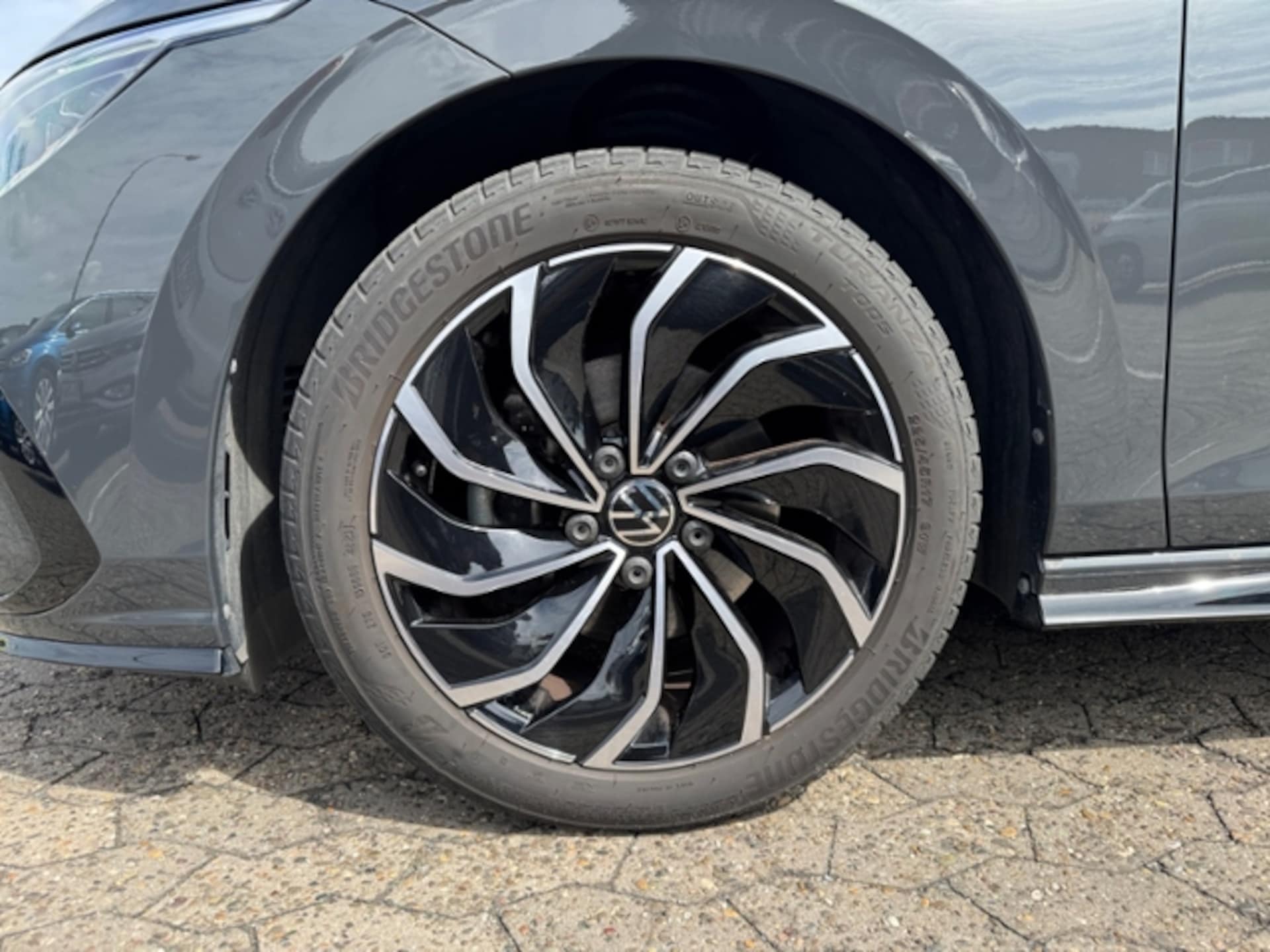 Volkswagen Golf R-Line