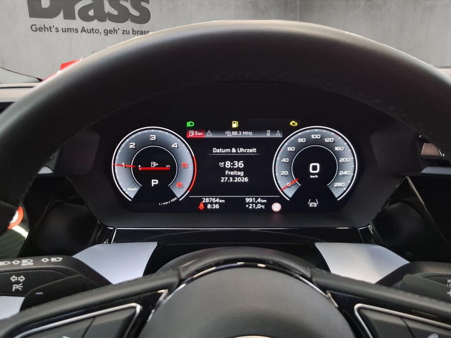 Bild über Audi A3 Limousine S line 35 TDI S tronic - für weitere Informationen kontaktieren Sie den Audi Partner