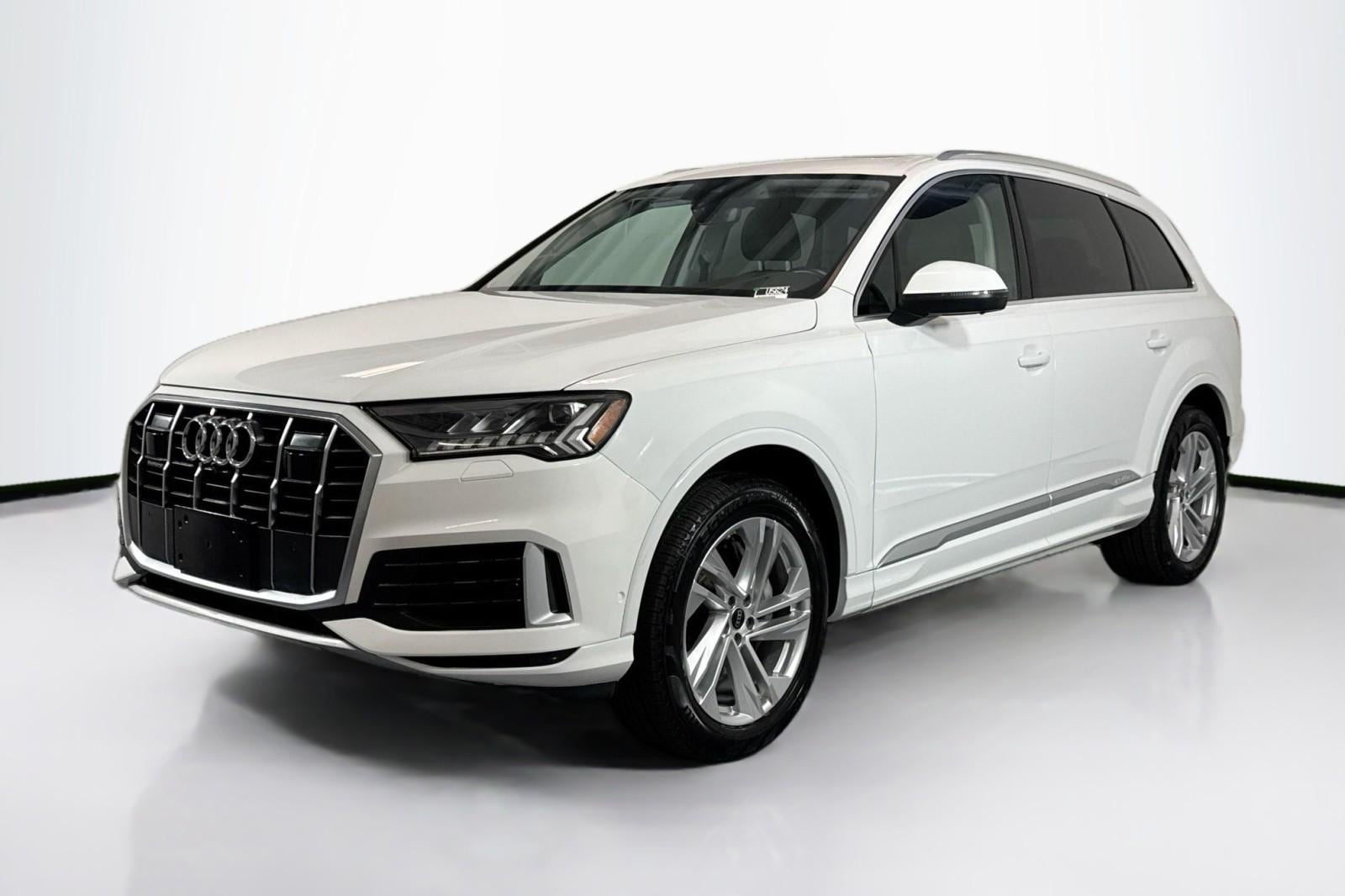 2024 Audi Q7 55 Premium Plus quattro Tiptronic's photo