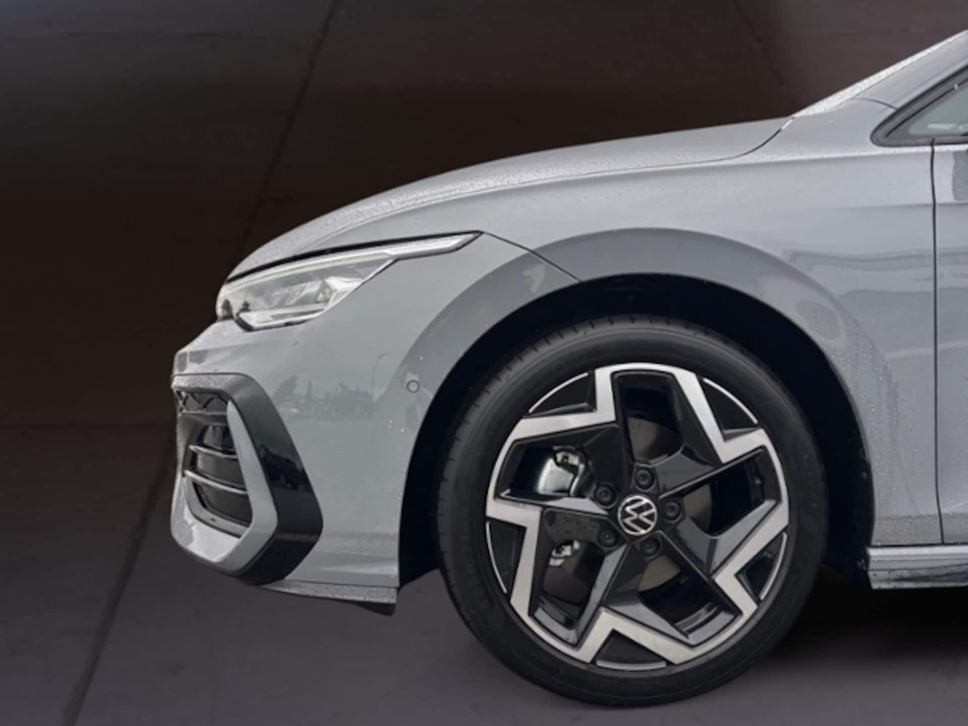 Volkswagen Golf R-Line