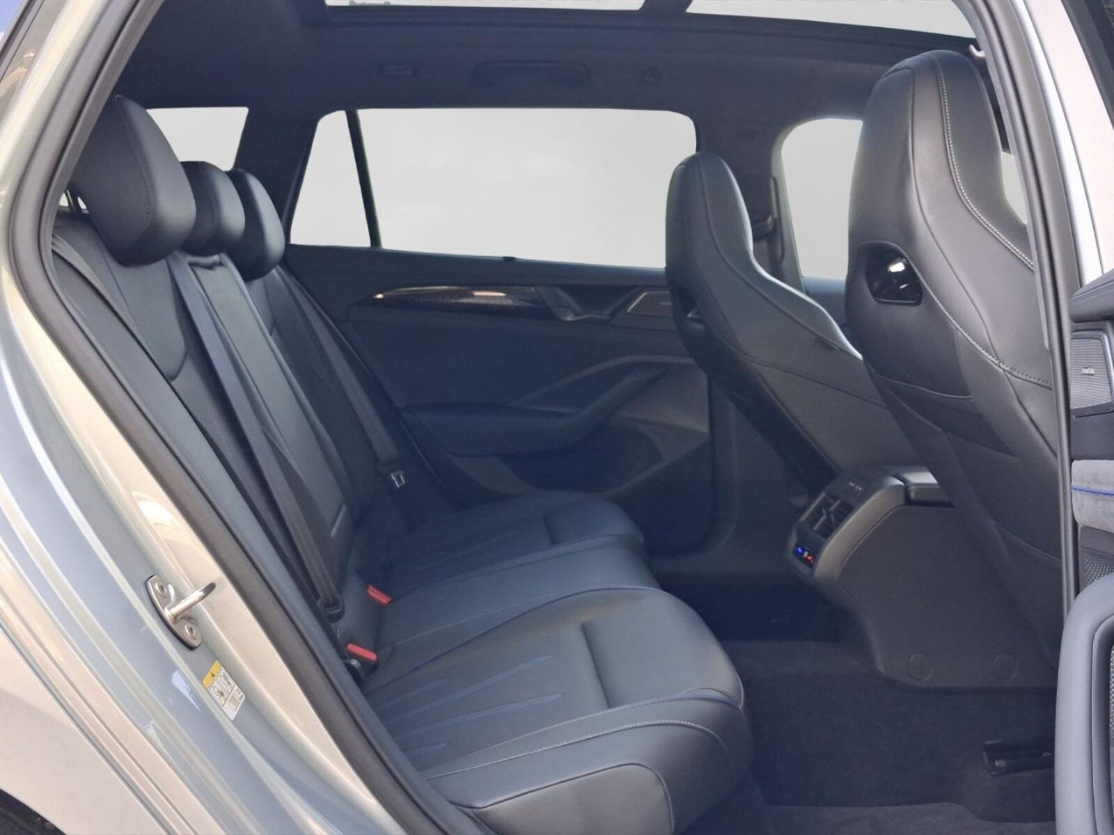 Volkswagen Passat – Bild 5