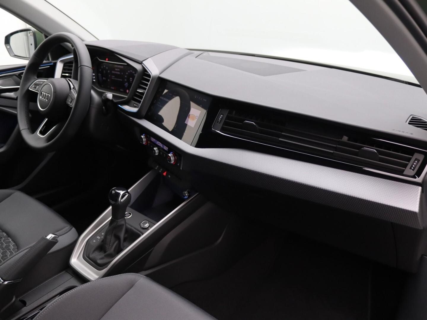 Bild über Audi A1 Sportback S line 35 TFSI S tronic - für weitere Informationen kontaktieren Sie den Audi Partner