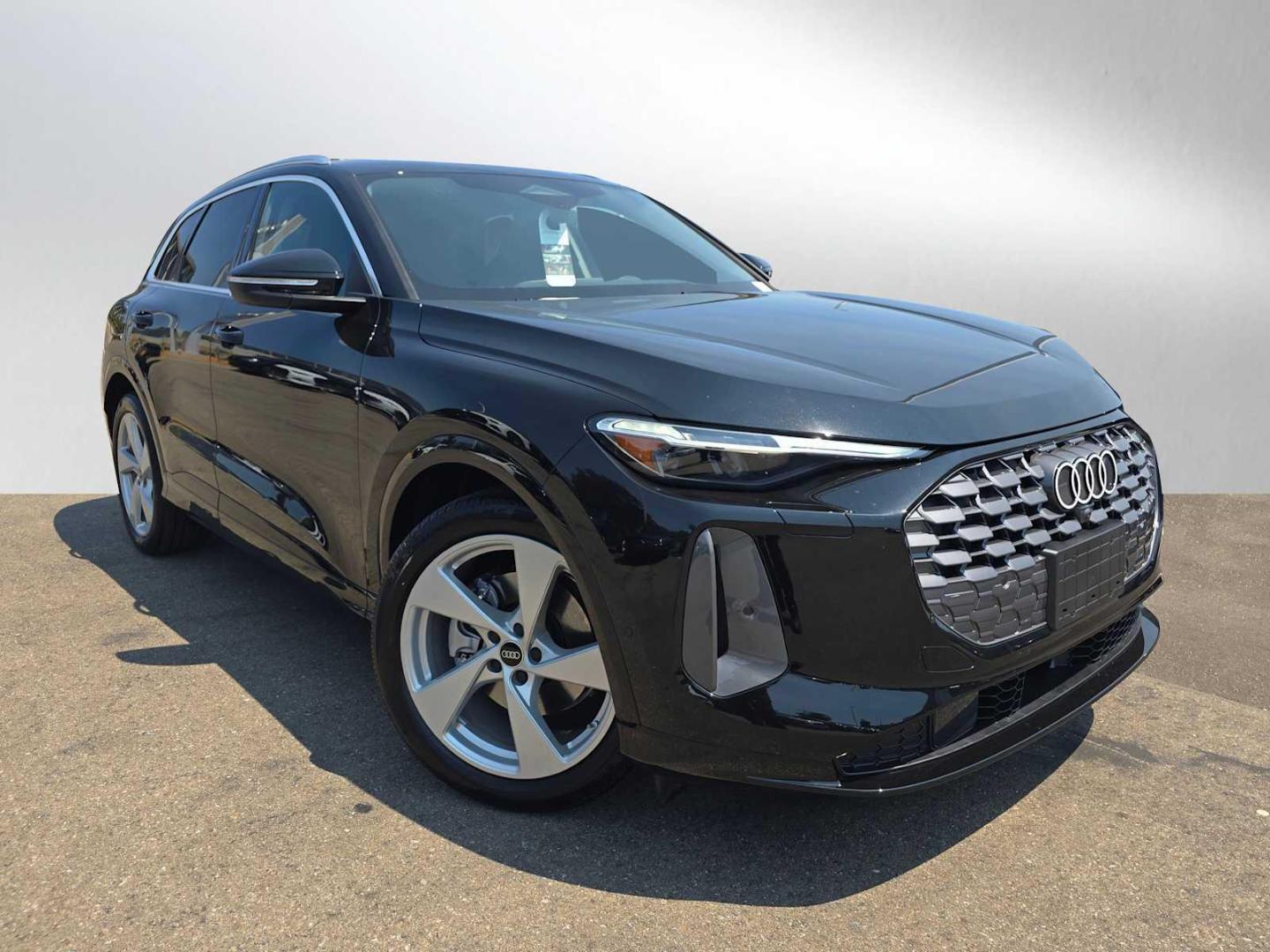 2025 Audi Q5 40 Prestige's photo